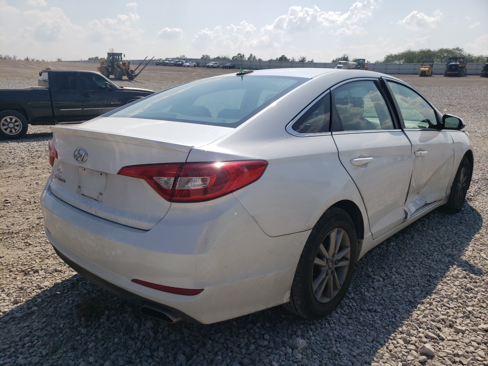 Photo 4 from auction – 2016 HYUNDAI SONATA SE with VIN 5NPE24AFXGH302452