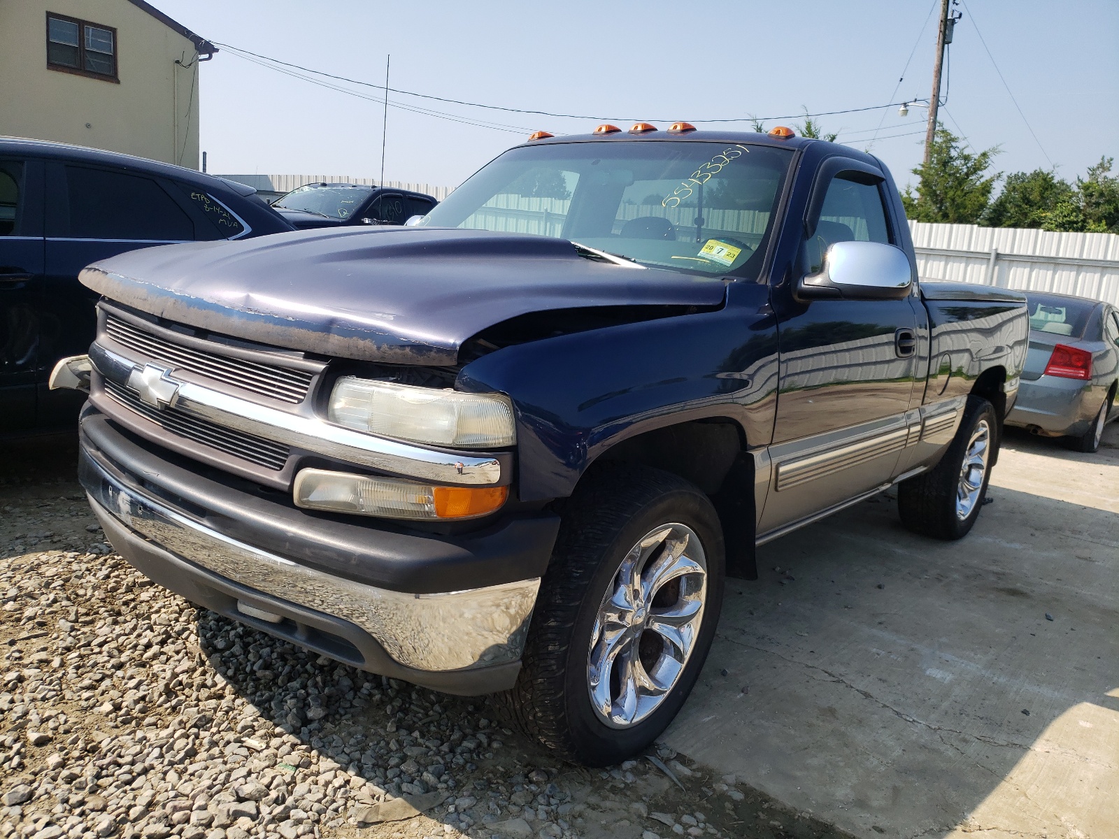 Photo 2 from auction – 1999 CHEVROLET SILVERADO with VIN 1GCEC14T0XZ155547