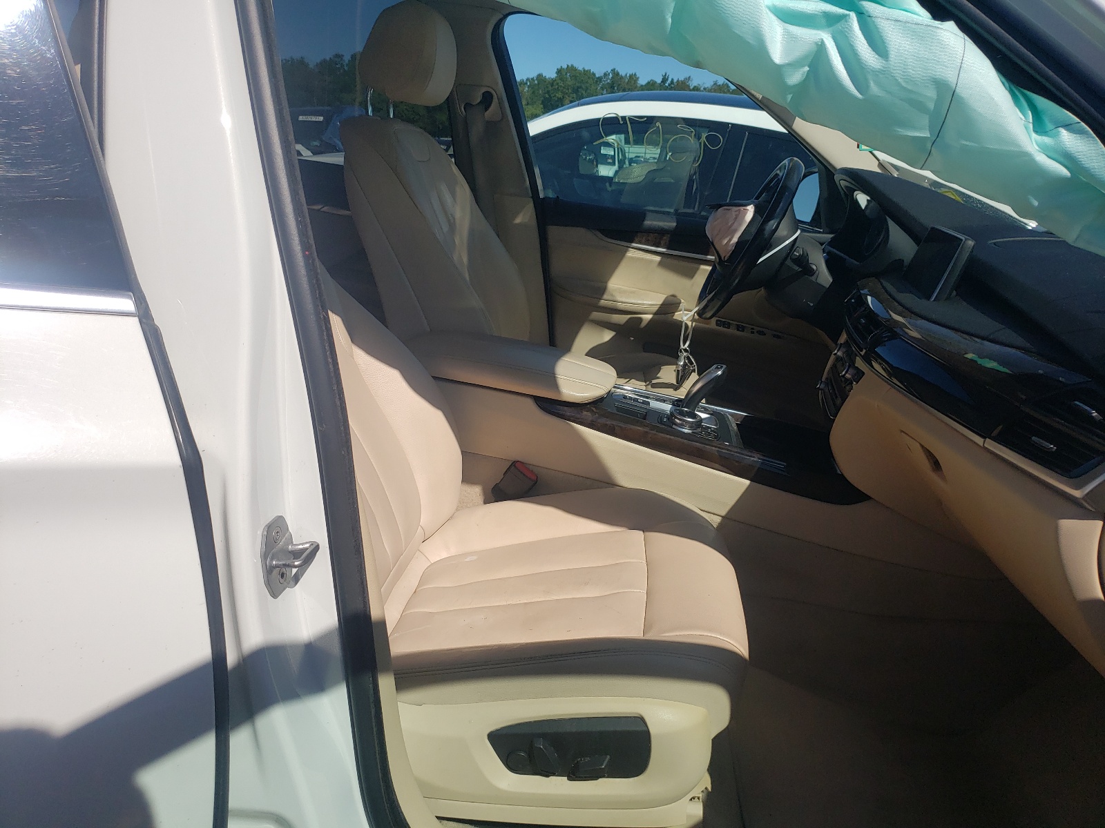 Photo 5 from auction – 2014 BMW X5 XDRIVE3 with VIN 5UXKR0C58E0H19429