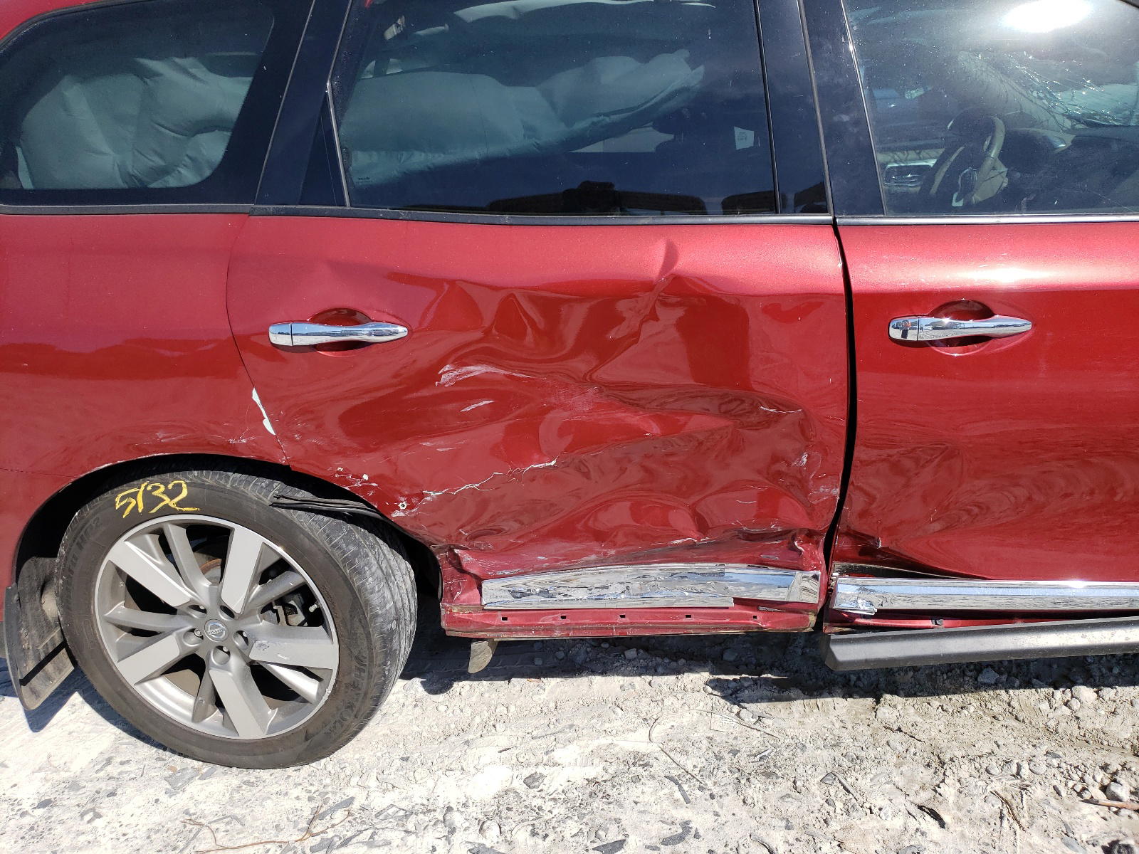 Photo 9 from auction – 2015 NISSAN PATHFINDER with VIN 5N1AR2MN3FC697890