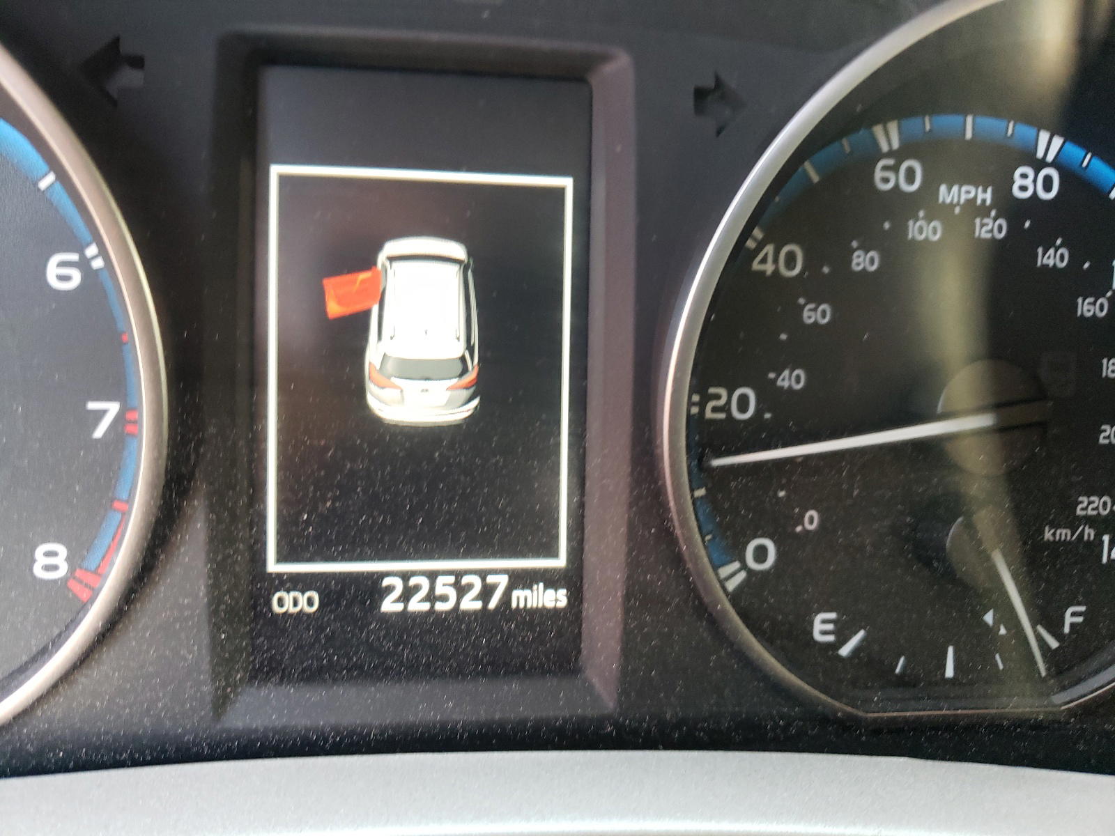 Photo 8 from auction – 2017 TOYOTA RAV4 LE with VIN 2T3BFREV0HW605191