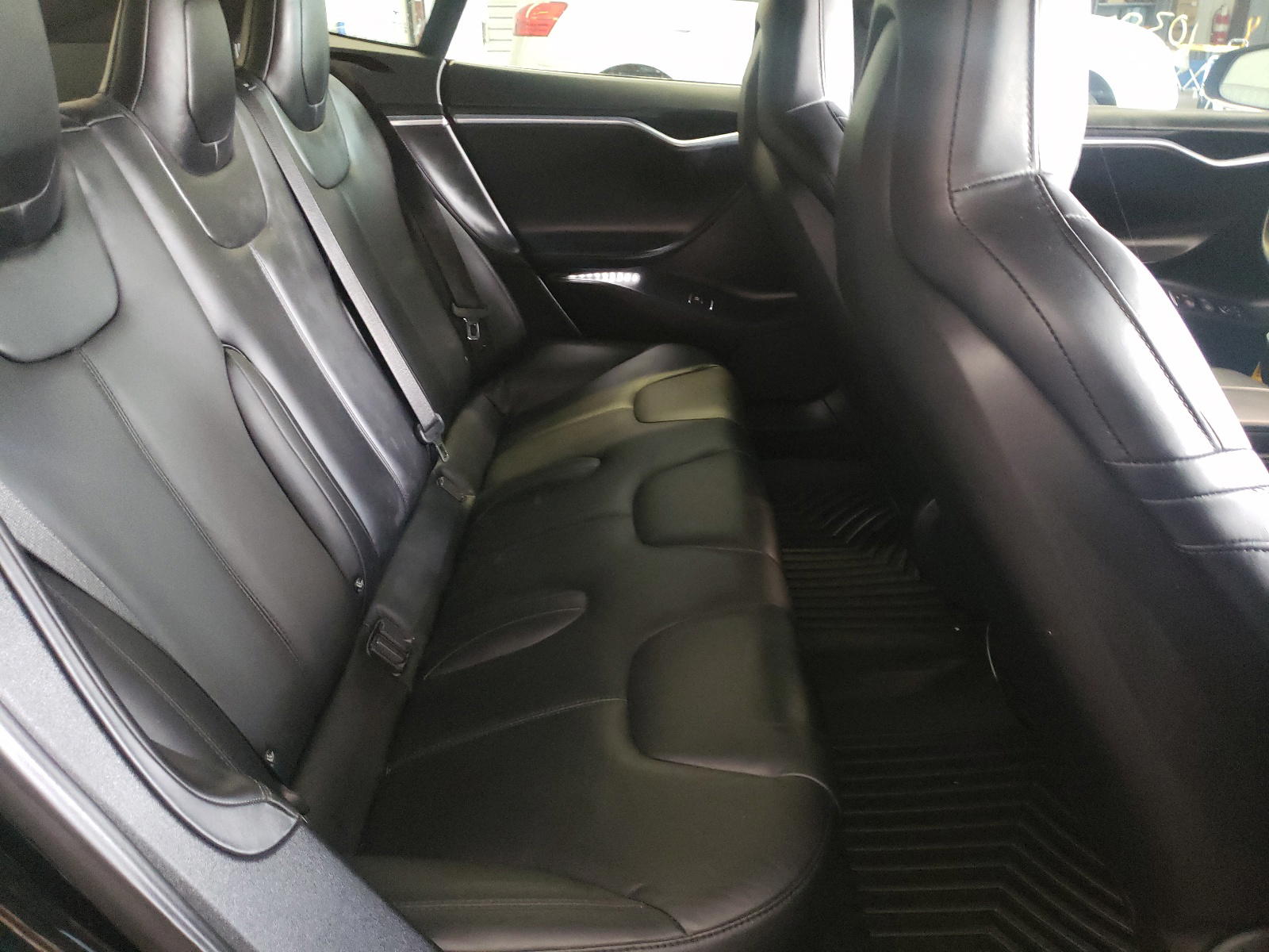 Photo 6 from auction – 2016 TESLA MODEL S with VIN 5YJSA1E21GF142763