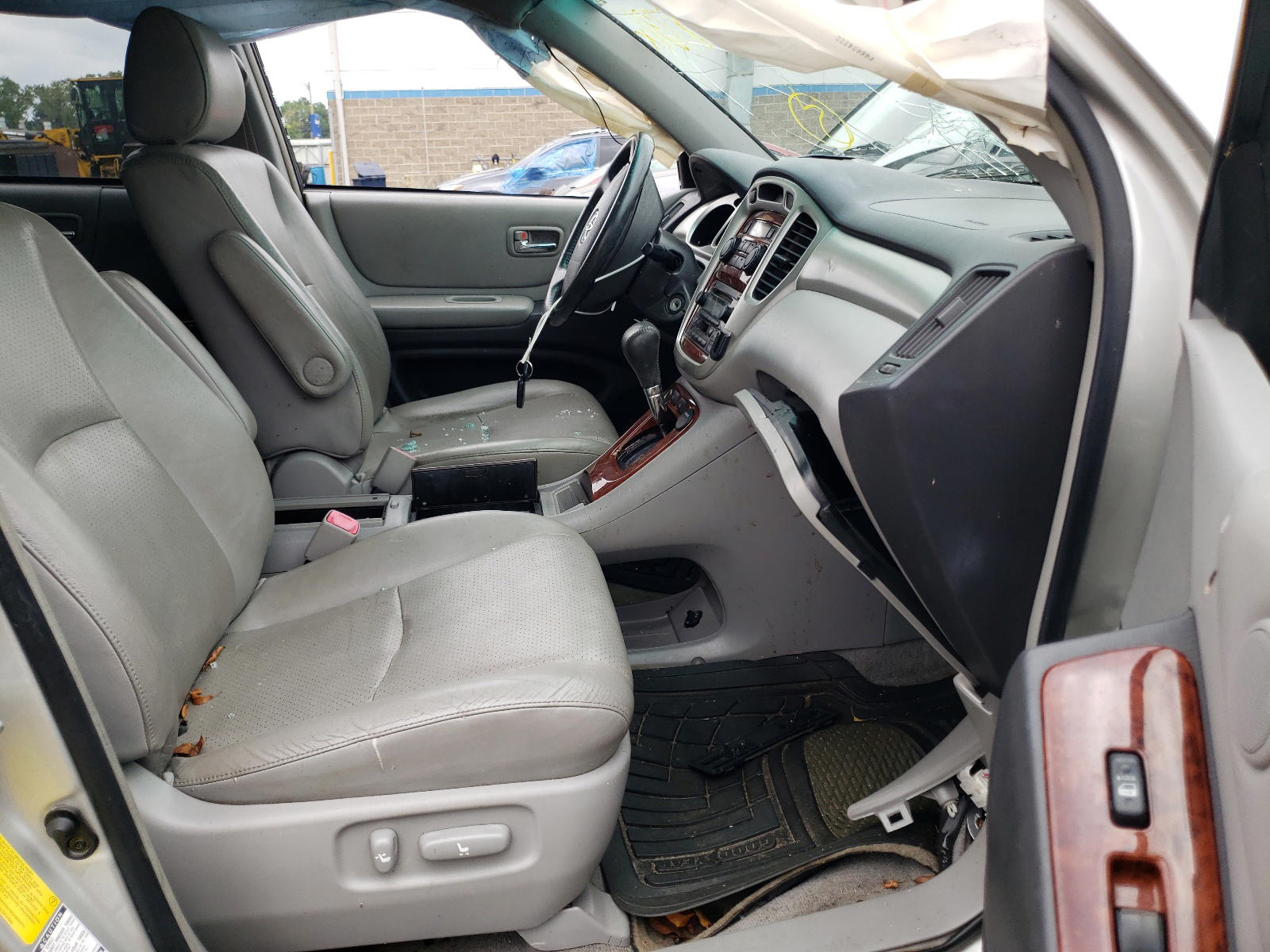 Photo 5 from auction – 2006 TOYOTA HIGHLANDER with VIN JTEEP21A960179695