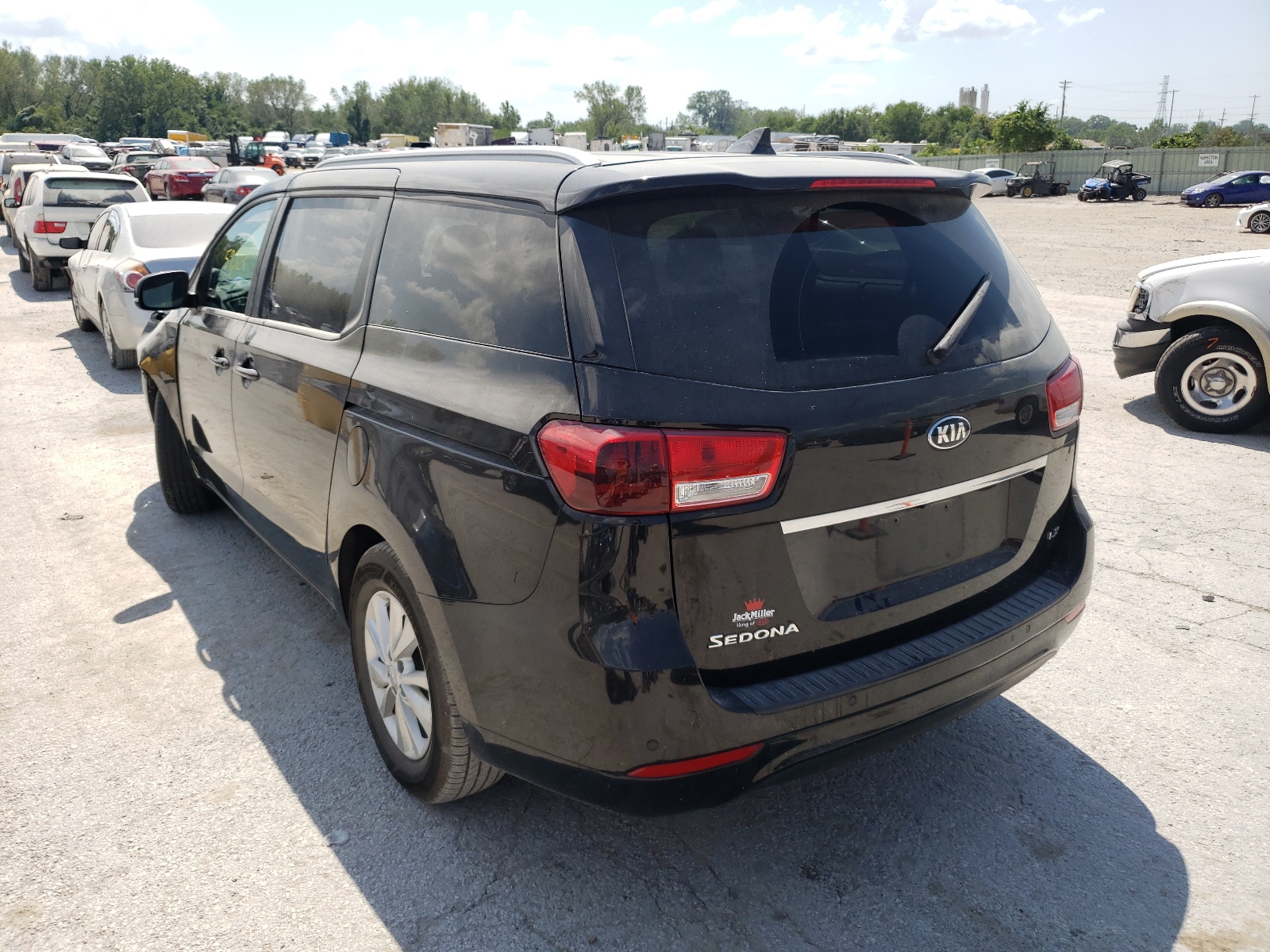 Photo 3 from auction – 2017 KIA SEDONA LX with VIN KNDMB5C12H6229575