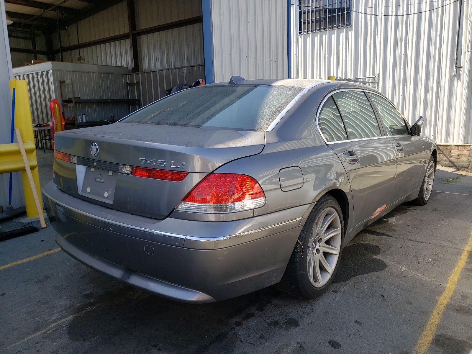 Photo 4 from auction – 2005 BMW 745 LI with VIN WBAGN63585DS56636