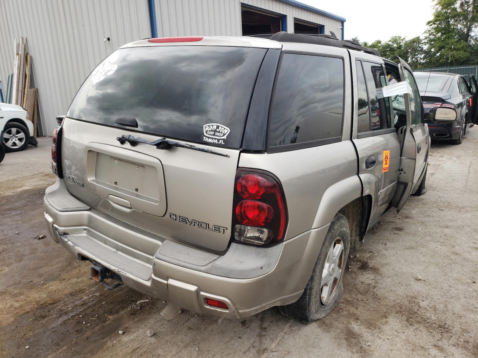 Photo 4 from auction – 2002 CHEVROLET TRAILBLAZE with VIN 1GNDS13S822499465