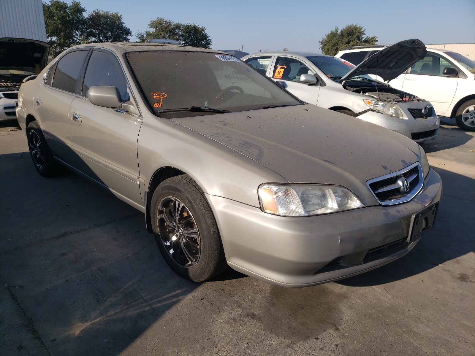 ACURA 3.2TL 2000 with VIN 19UUA5675YA007498 - Photo from auction