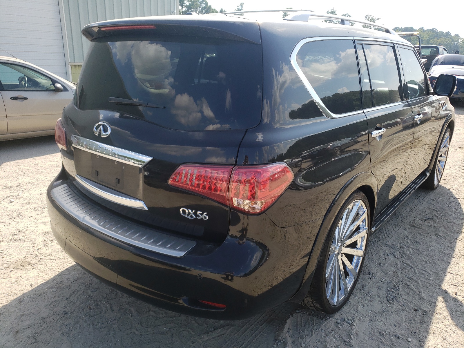 Photo 4 from auction – 2011 INFINITI QX56 with VIN JN8AZ2NE0B9000514