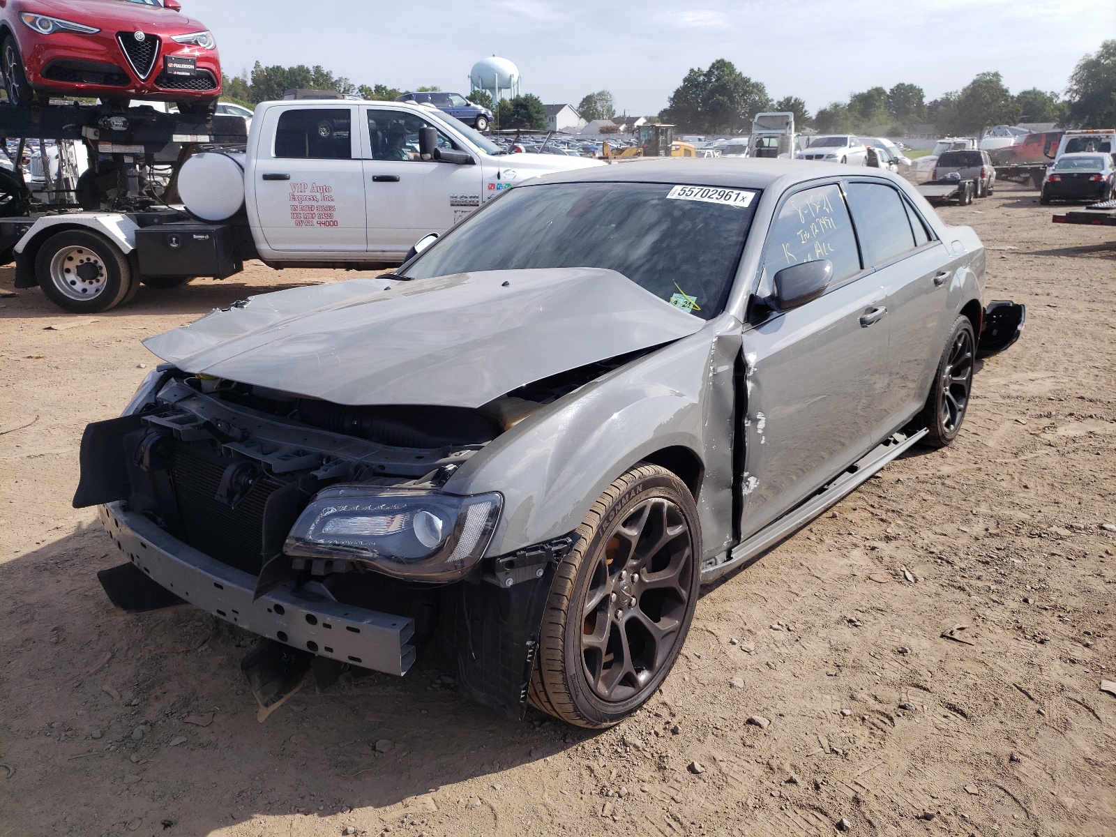 Фото 2 с аукциона – 2019 CHRYSLER 300 S с VIN 2C3CCABG4KH637254