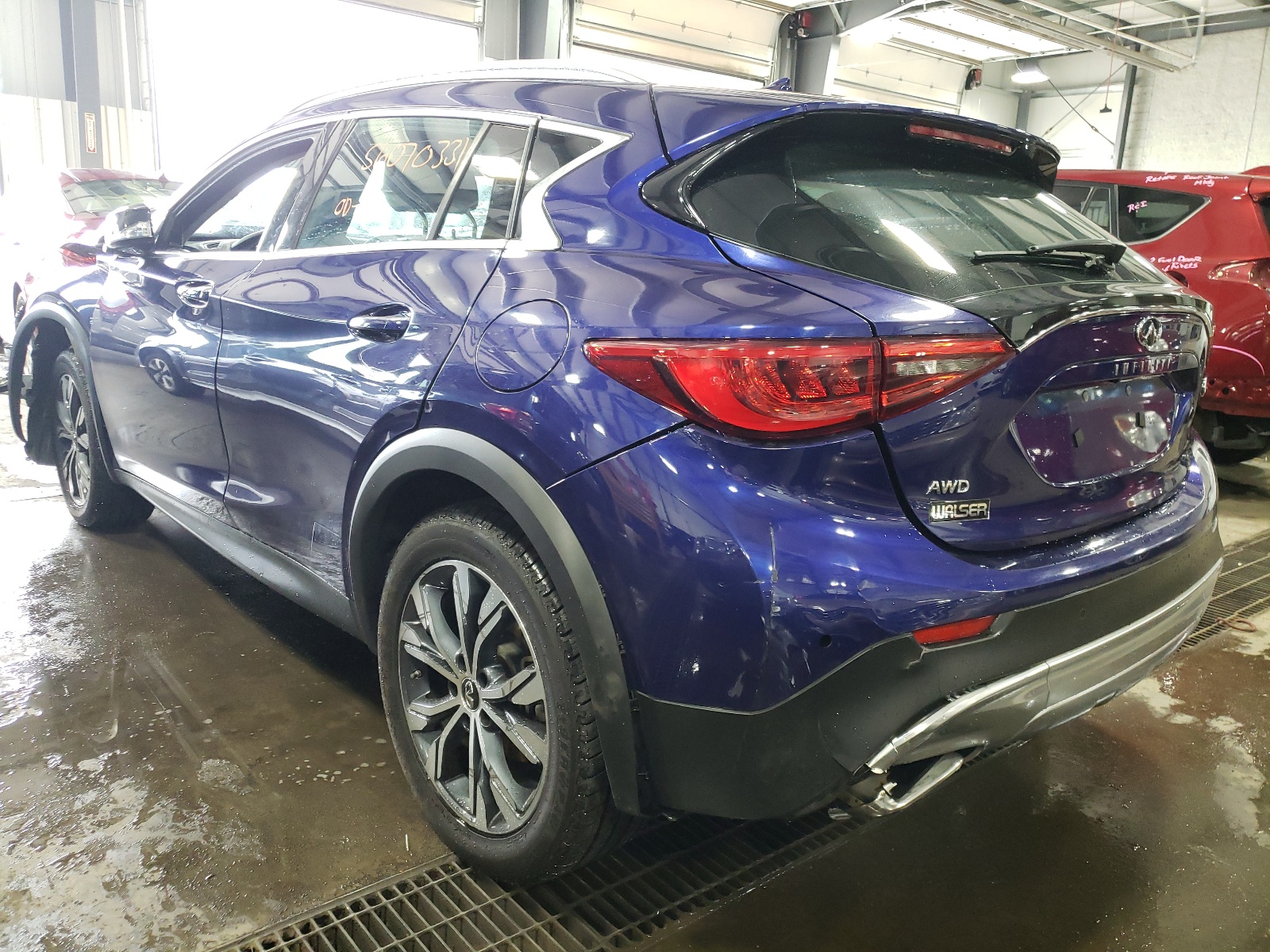 Photo 3 from auction – 2017 INFINITI QX30 BASE with VIN SJKCH5CR8HA019542