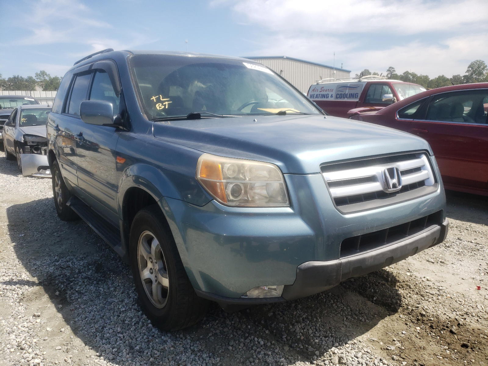 HONDA PILOT EXL 2007 with VIN 5FNYF28517B014689 - Photo from auction