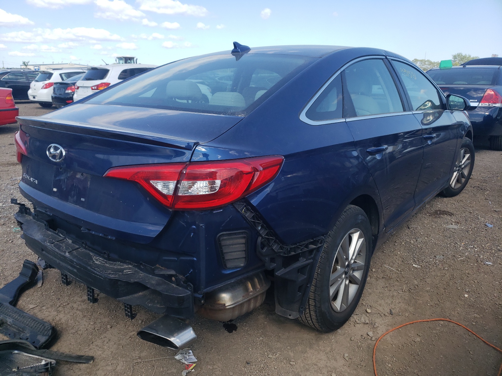 Photo 4 from auction – 2017 HYUNDAI SONATA SE with VIN 5NPE24AF1HH486990