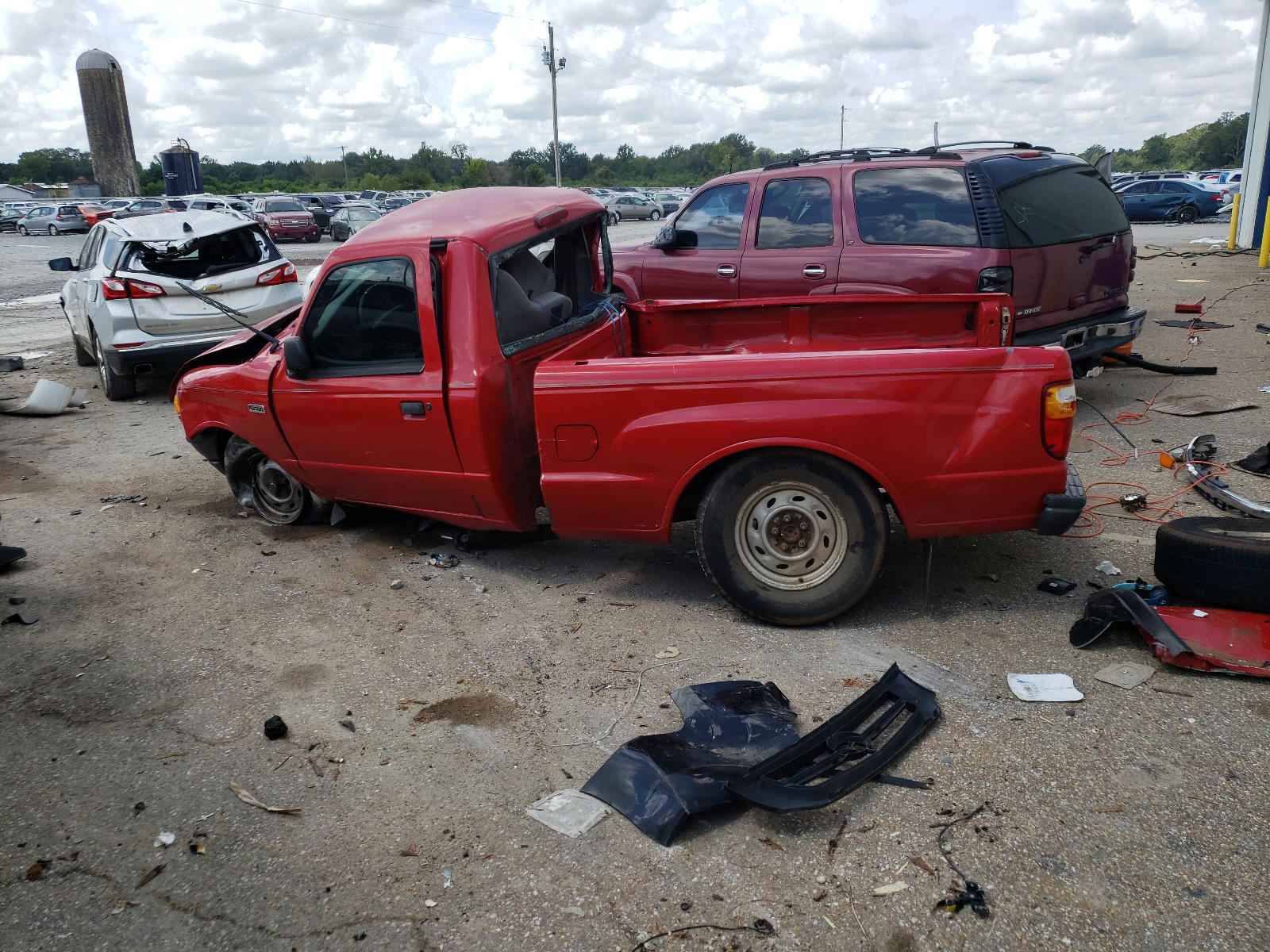 Photo 2 from auction – 2001 MAZDA B2500 with VIN 4F4YR12C61TM05809
