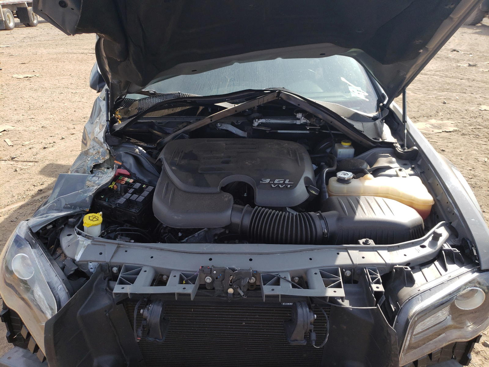 Photo 7 from auction – 2019 CHRYSLER 300 S with VIN 2C3CCABG4KH637254