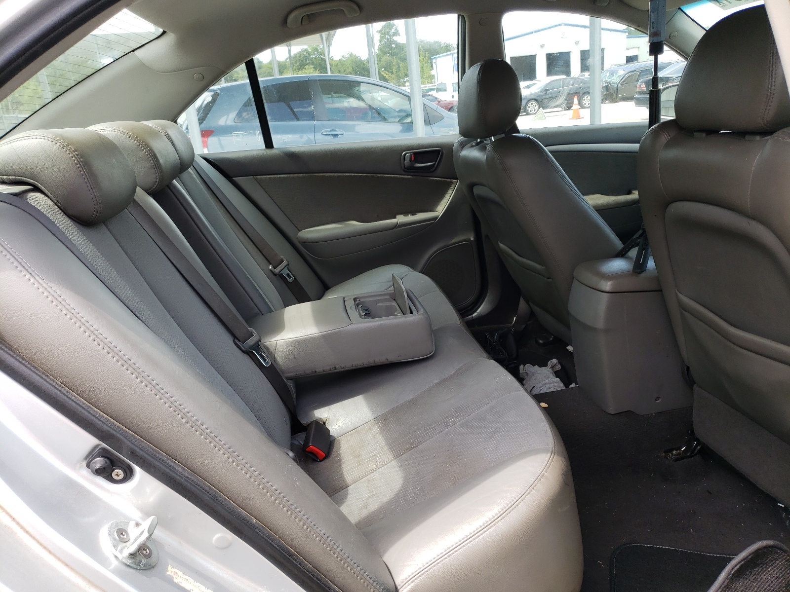 Photo 6 from auction – 2009 HYUNDAI SONATA SE with VIN 5NPEU46C39H501905