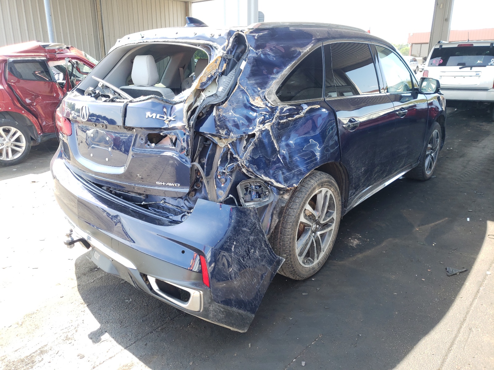 Photo 4 from auction – 2017 ACURA MDX AWD with VIN 5FRYD4H88HB013552