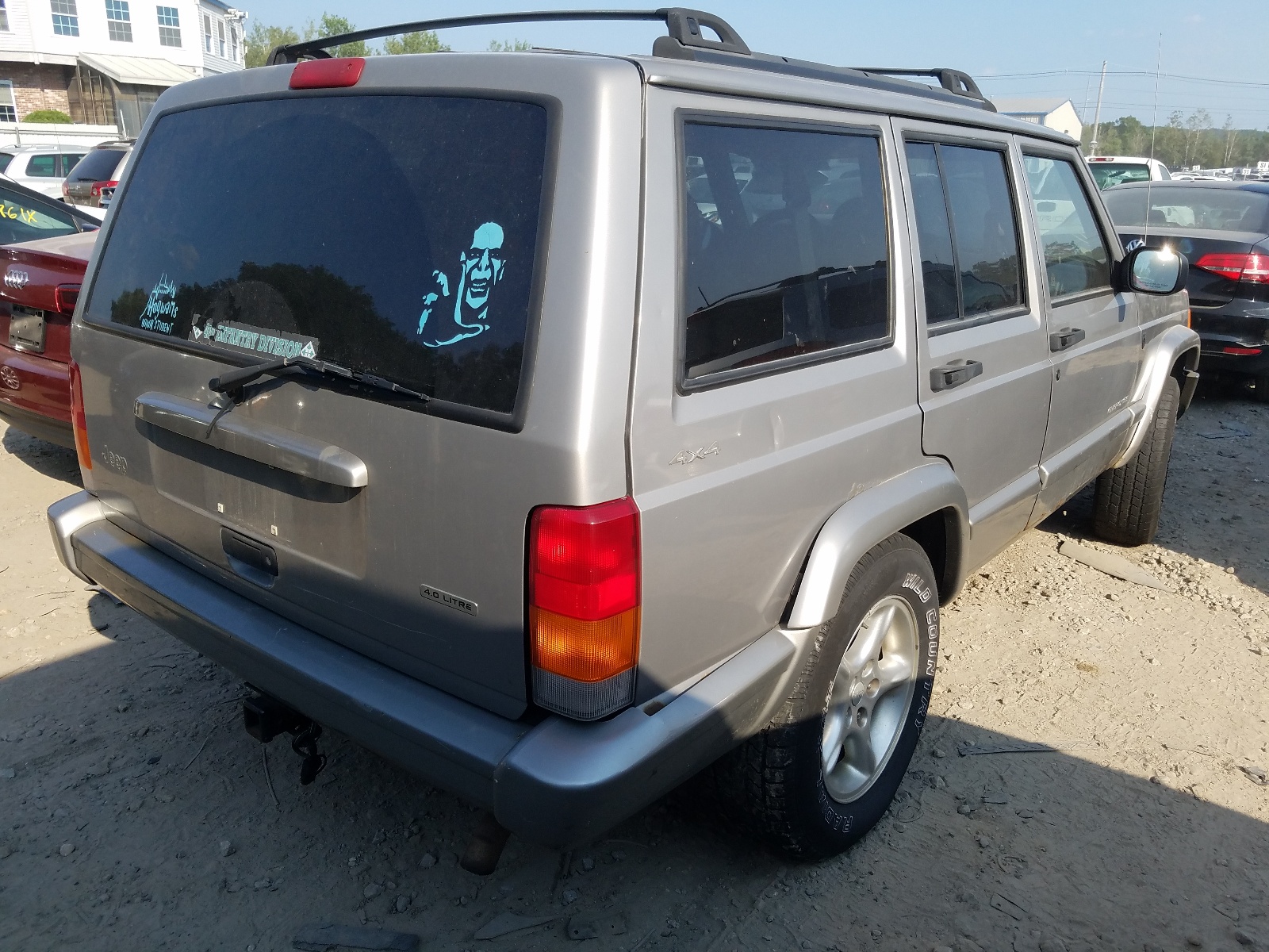 Photo 4 from auction – 2001 JEEP CHEROKEE with VIN 1J4FF48S11L626043