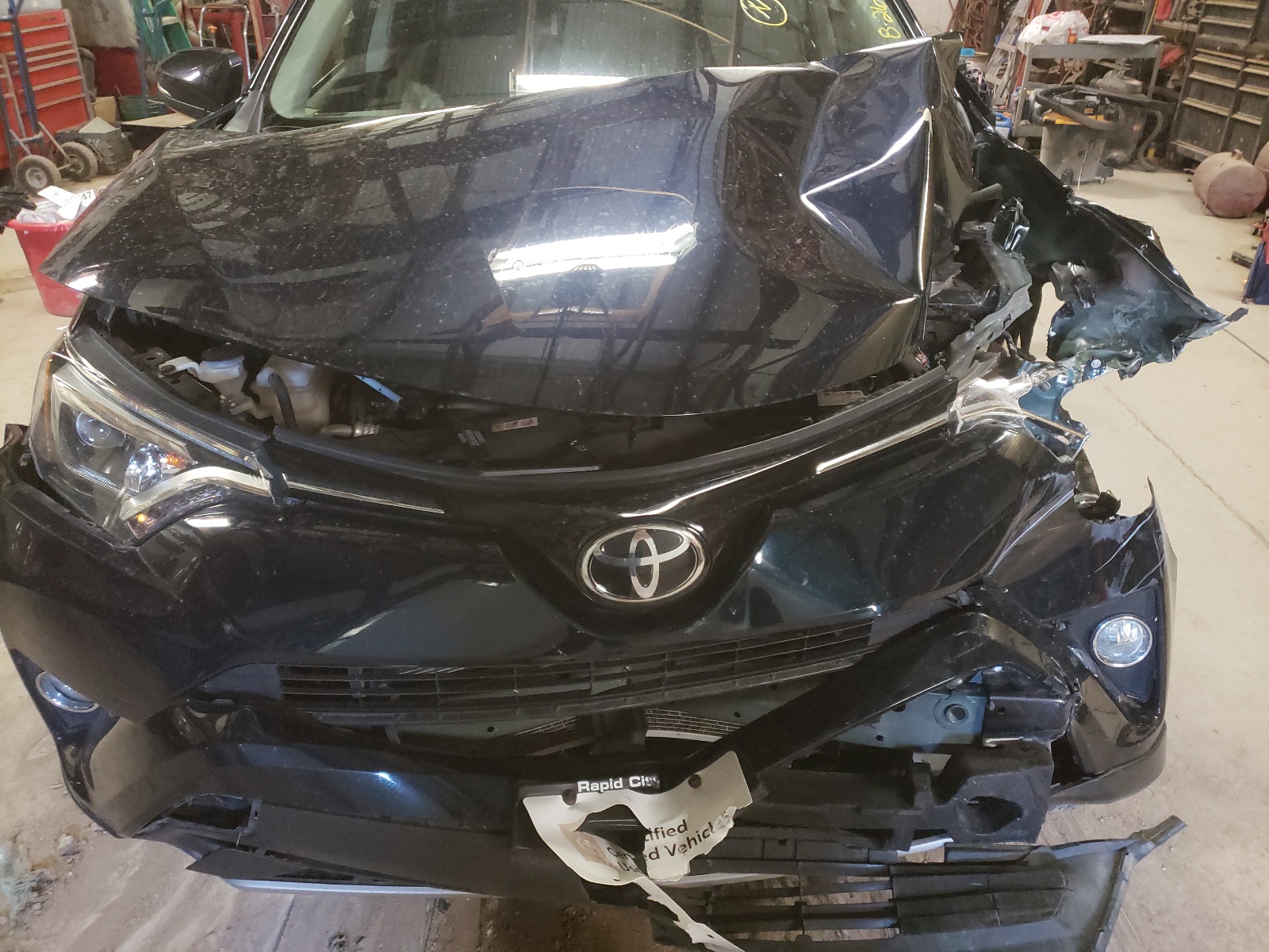 Photo 7 from auction – 2018 TOYOTA RAV4 LIMIT with VIN JTMDFREV3JJ745393