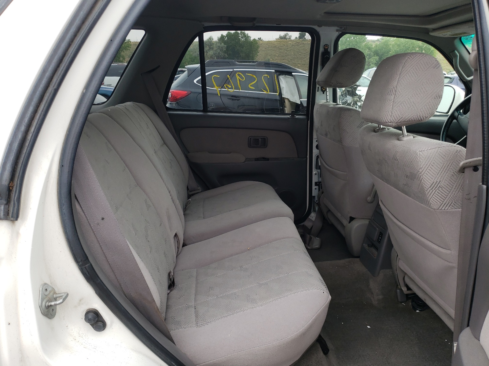 Photo 6 from auction – 2001 TOYOTA 4RUNNER SR with VIN JT3HN86R019053355