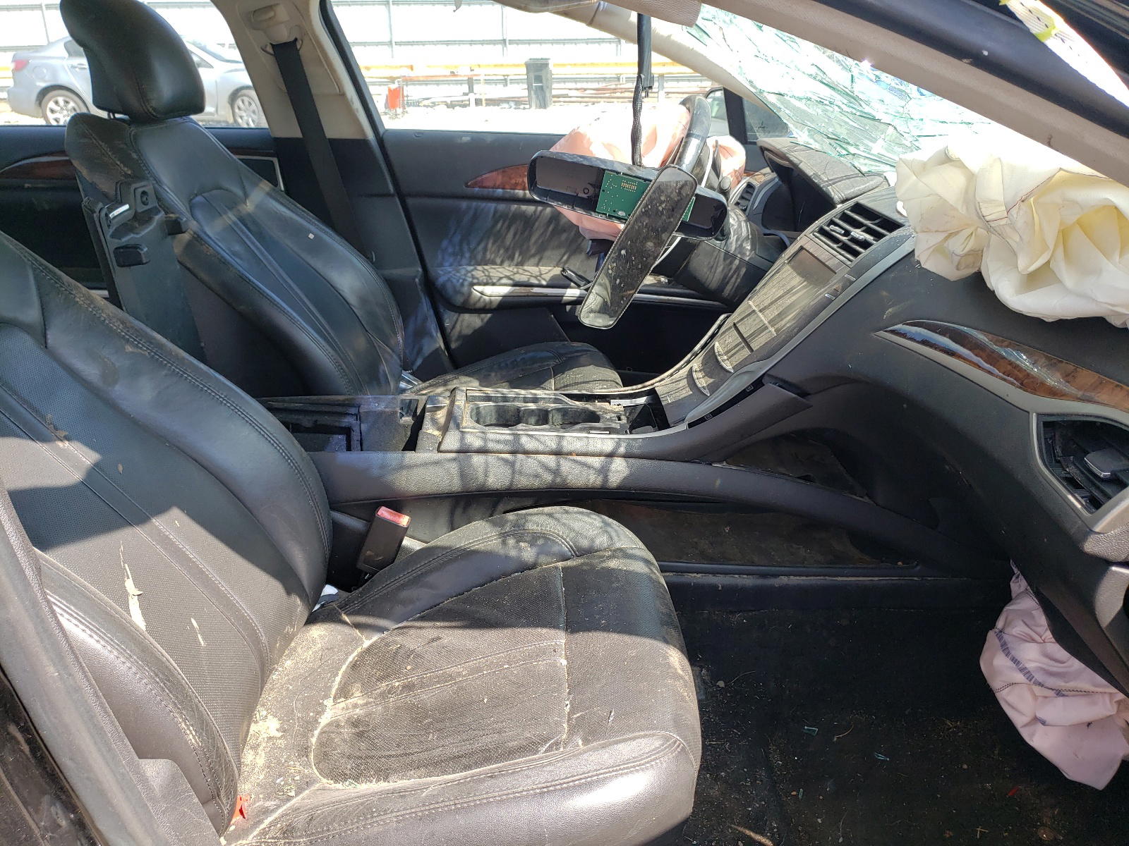 Photo 5 from auction – 2013 LINCOLN MKZ with VIN 3LN6L2G94DR822044