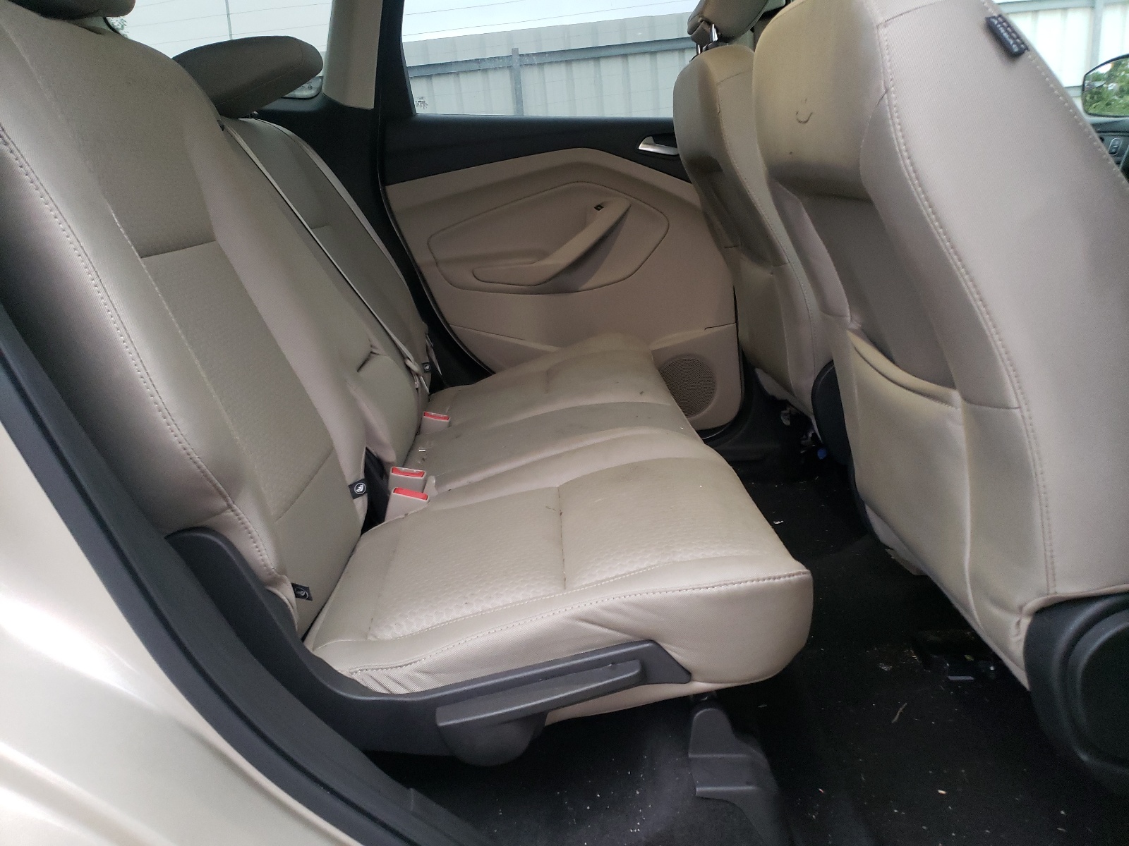 Photo 6 from auction – 2018 FORD ESCAPE SE with VIN 1FMCU9GD2JUA44103