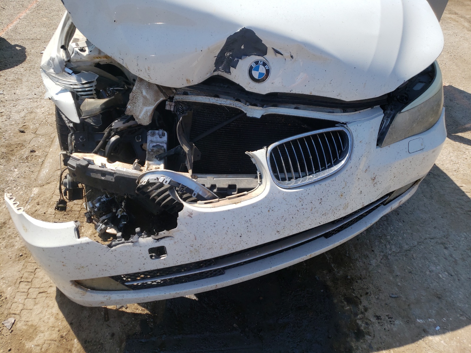Photo 7 from auction – 2009 BMW 528 I with VIN WBANU53519C120218