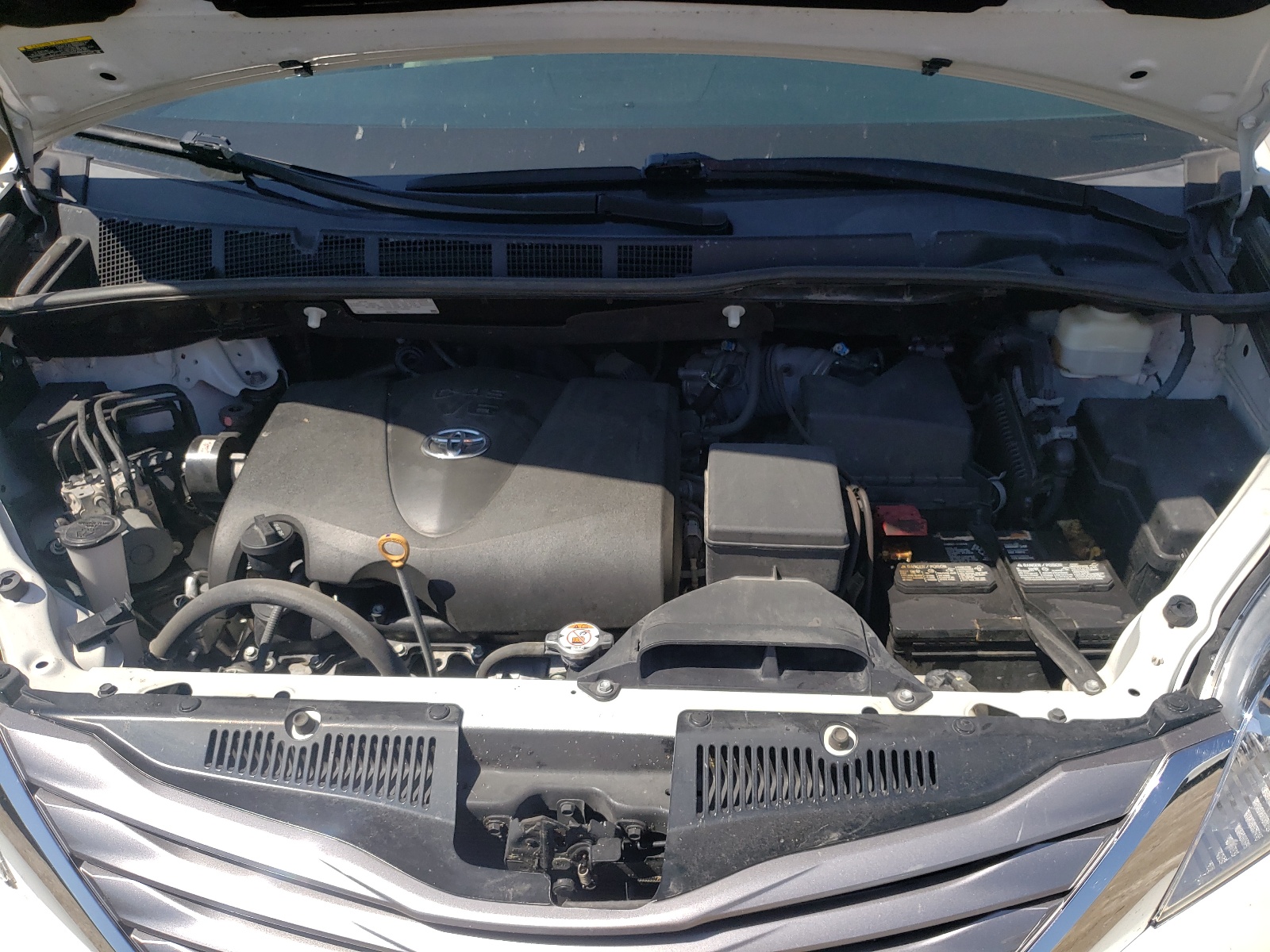 Photo 7 from auction – 2017 TOYOTA SIENNA XLE with VIN 5TDYZ3DC6HS839660