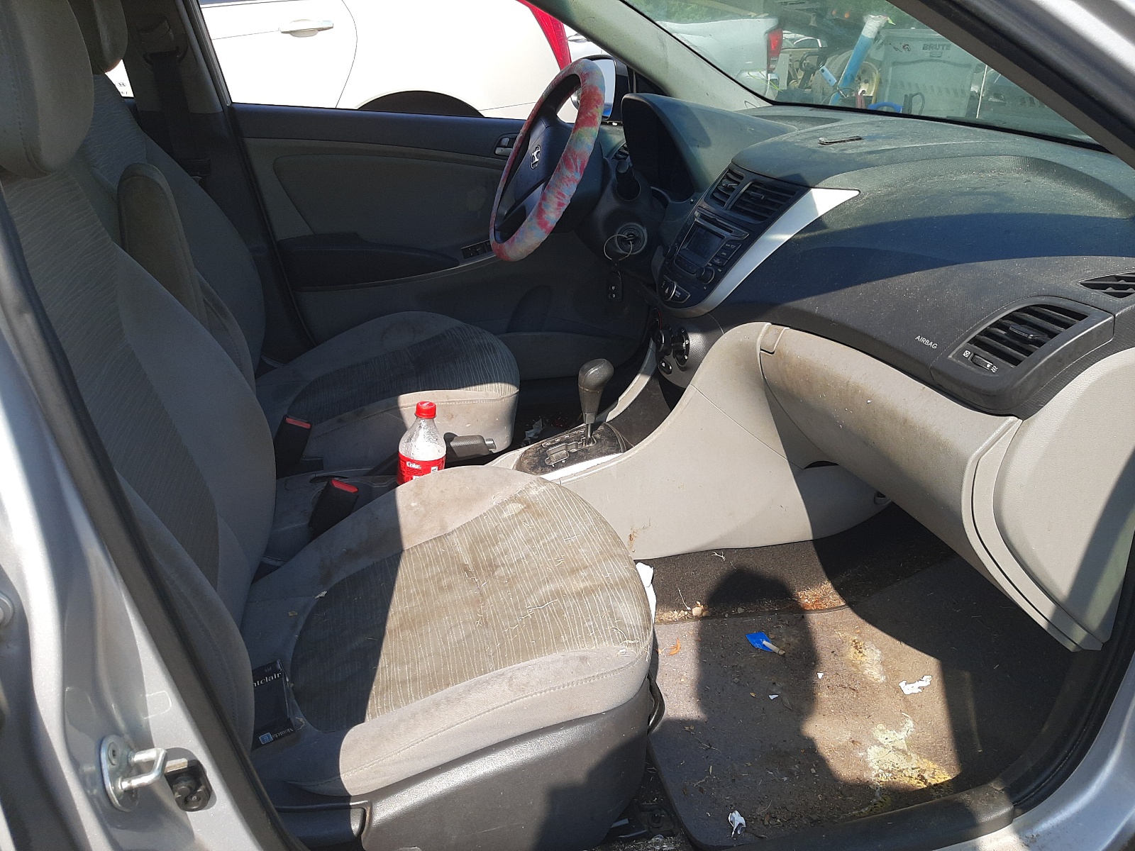 Photo 5 from auction – 2017 HYUNDAI ACCENT SE with VIN KMHCT4AE4HU323425