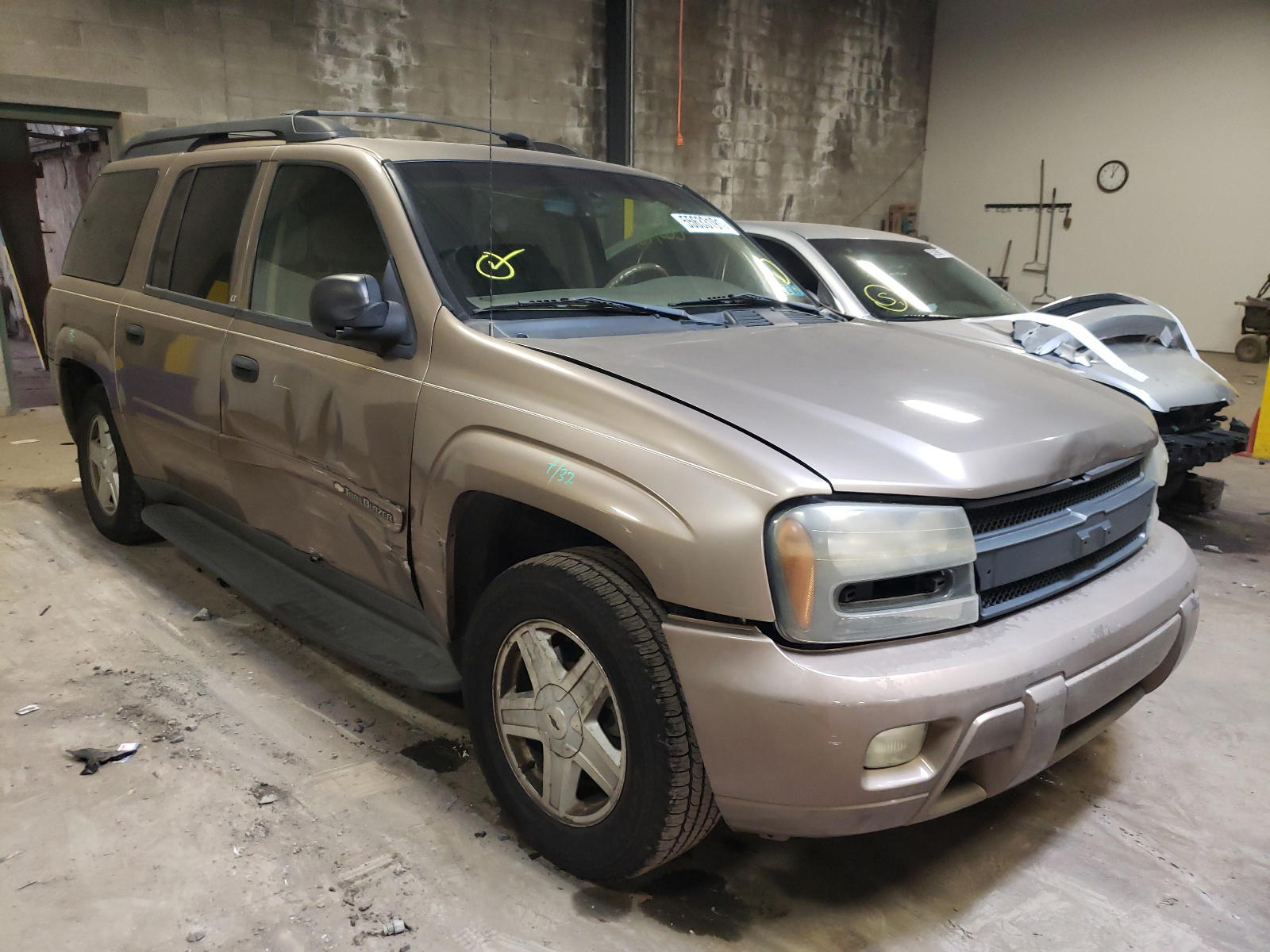 CHEVROLET TRAILBLAZE 2003 with VIN 1GNET16S436122249 - Photo from auction