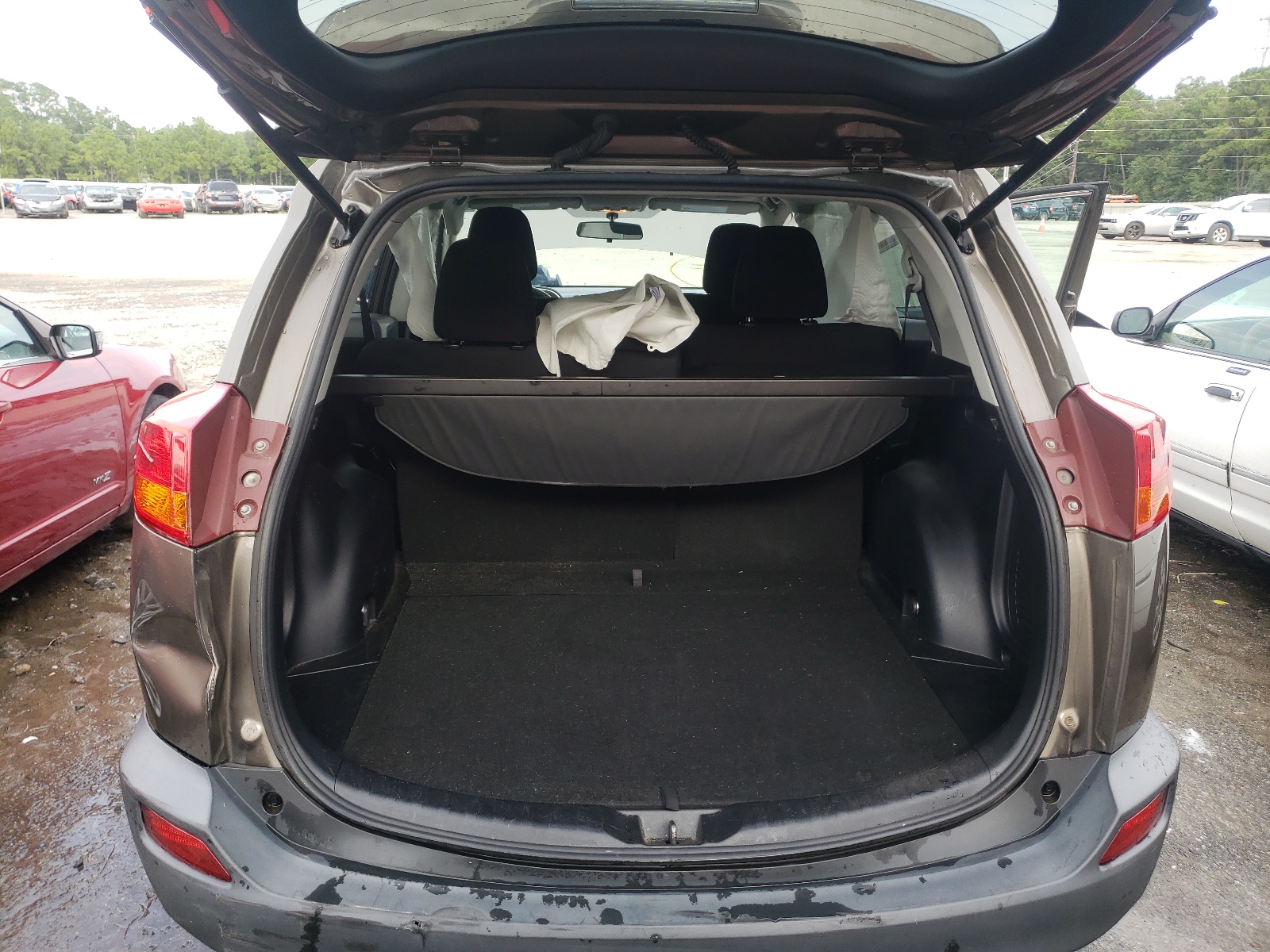 Photo 9 from auction – 2013 TOYOTA RAV4 XLE with VIN 2T3WFREV4DW051777