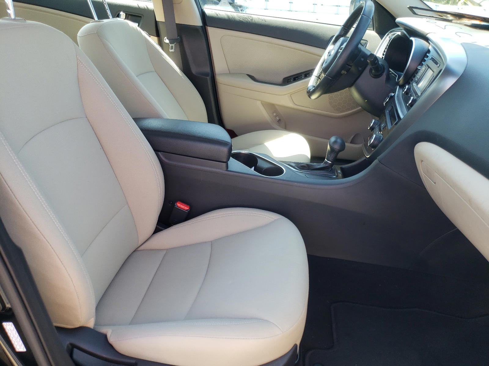 Photo 5 from auction – 2016 KIA OPTIMA HYB with VIN KNAGM4AD7G5092990