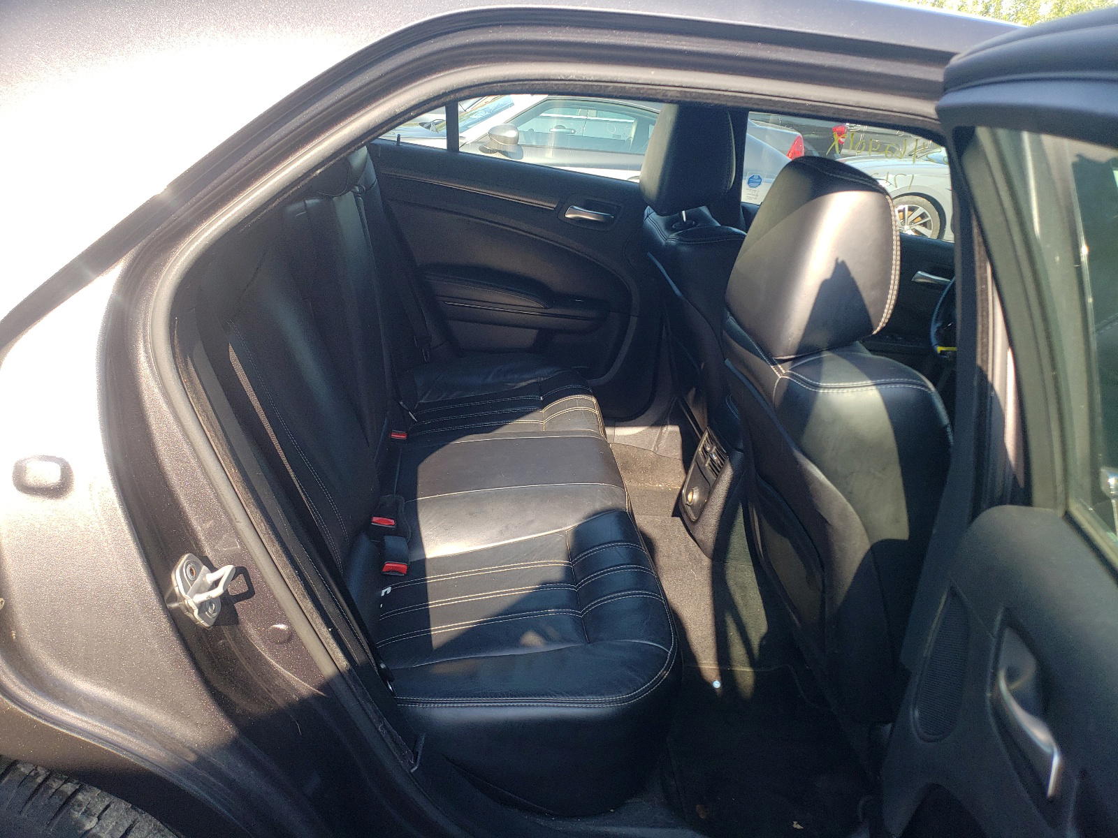 Photo 6 from auction – 2013 CHRYSLER 300 S with VIN 2C3CCABG4DH548612