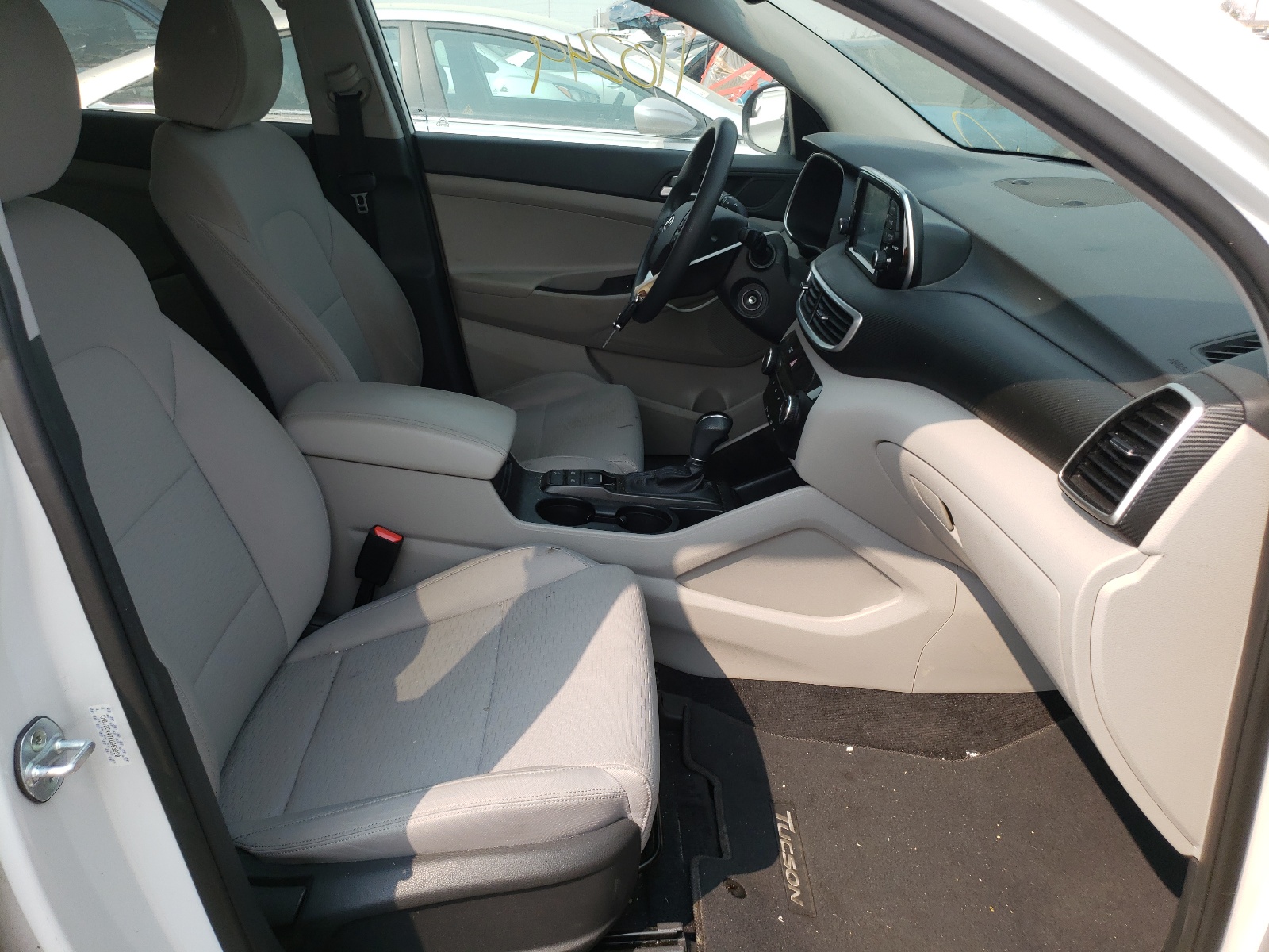 Photo 5 from auction – 2019 HYUNDAI TUCSON SE with VIN KM8J2CA47KU953250