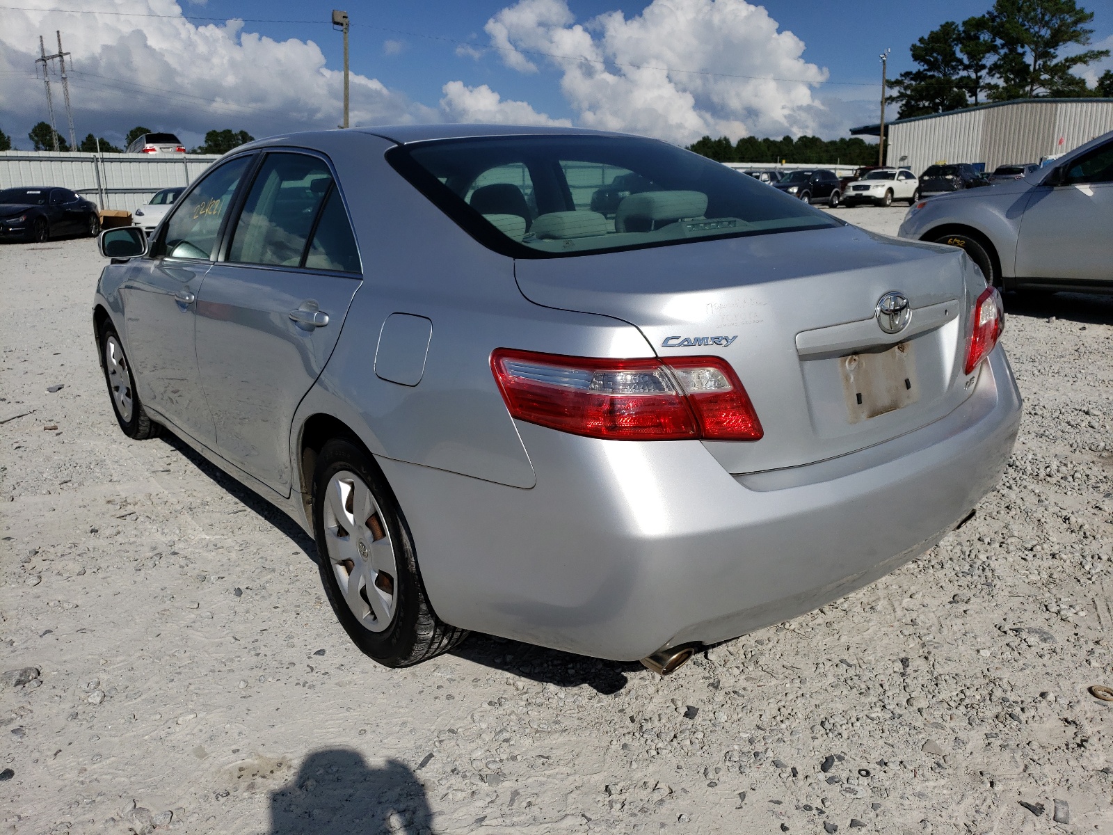 Photo 3 from auction – 2007 TOYOTA CAMRY LE with VIN 4T1BK46K77U044045