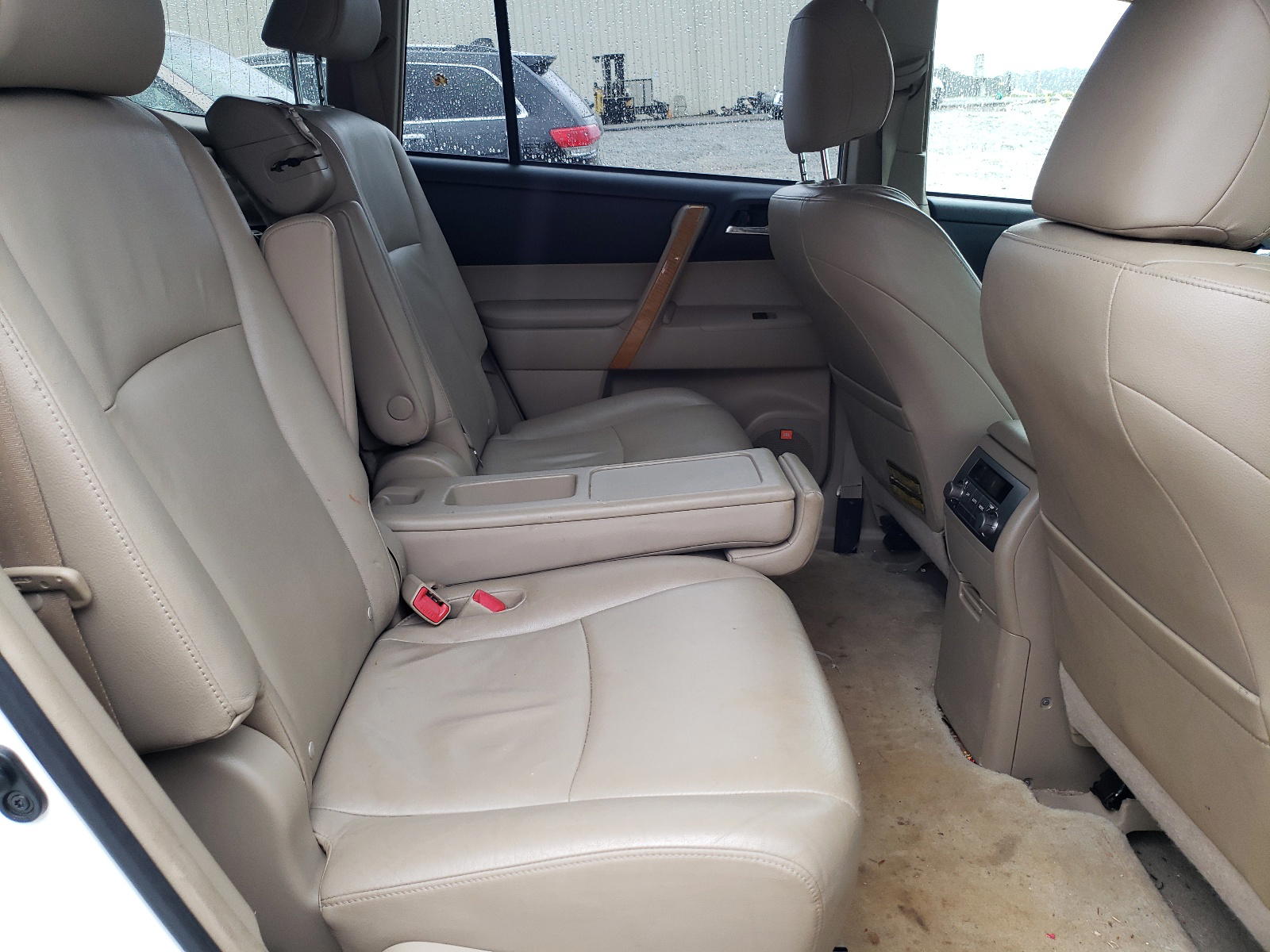 Photo 6 from auction – 2008 TOYOTA HIGHLANDER with VIN JTEEW44A682006783