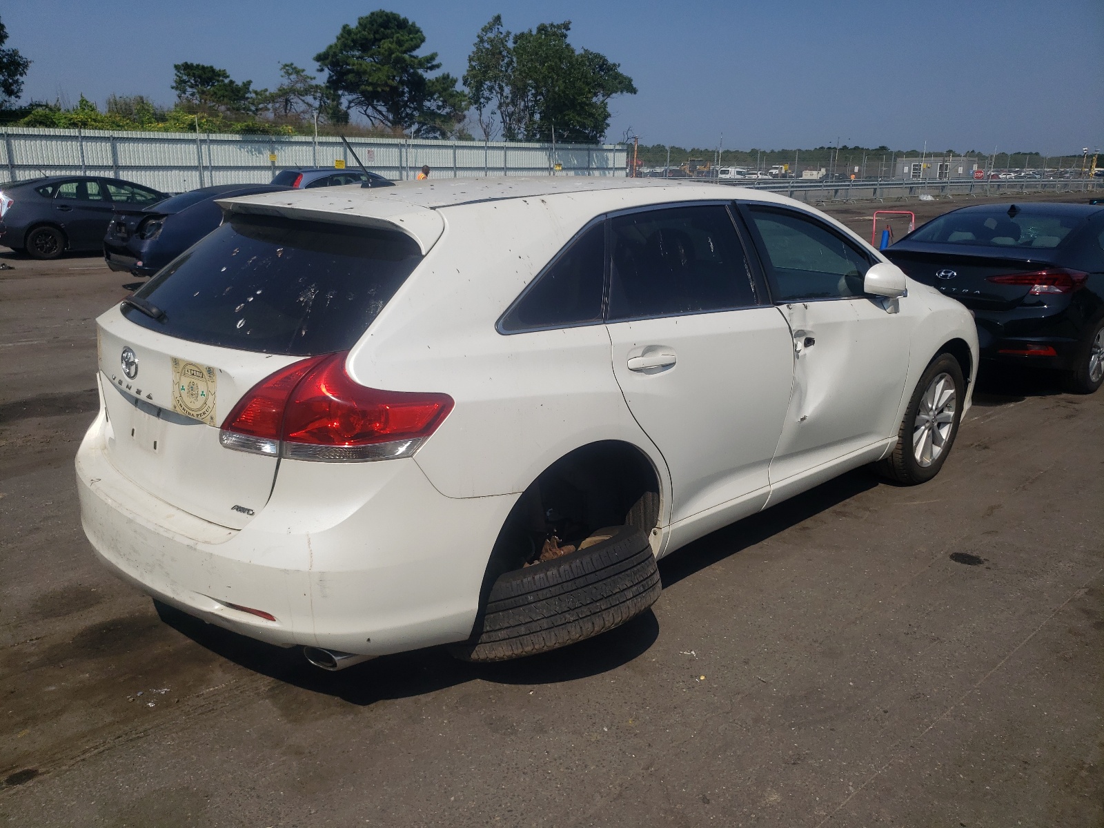 Photo 4 from auction – 2009 TOYOTA VENZA with VIN 4T3BE11A39U004737