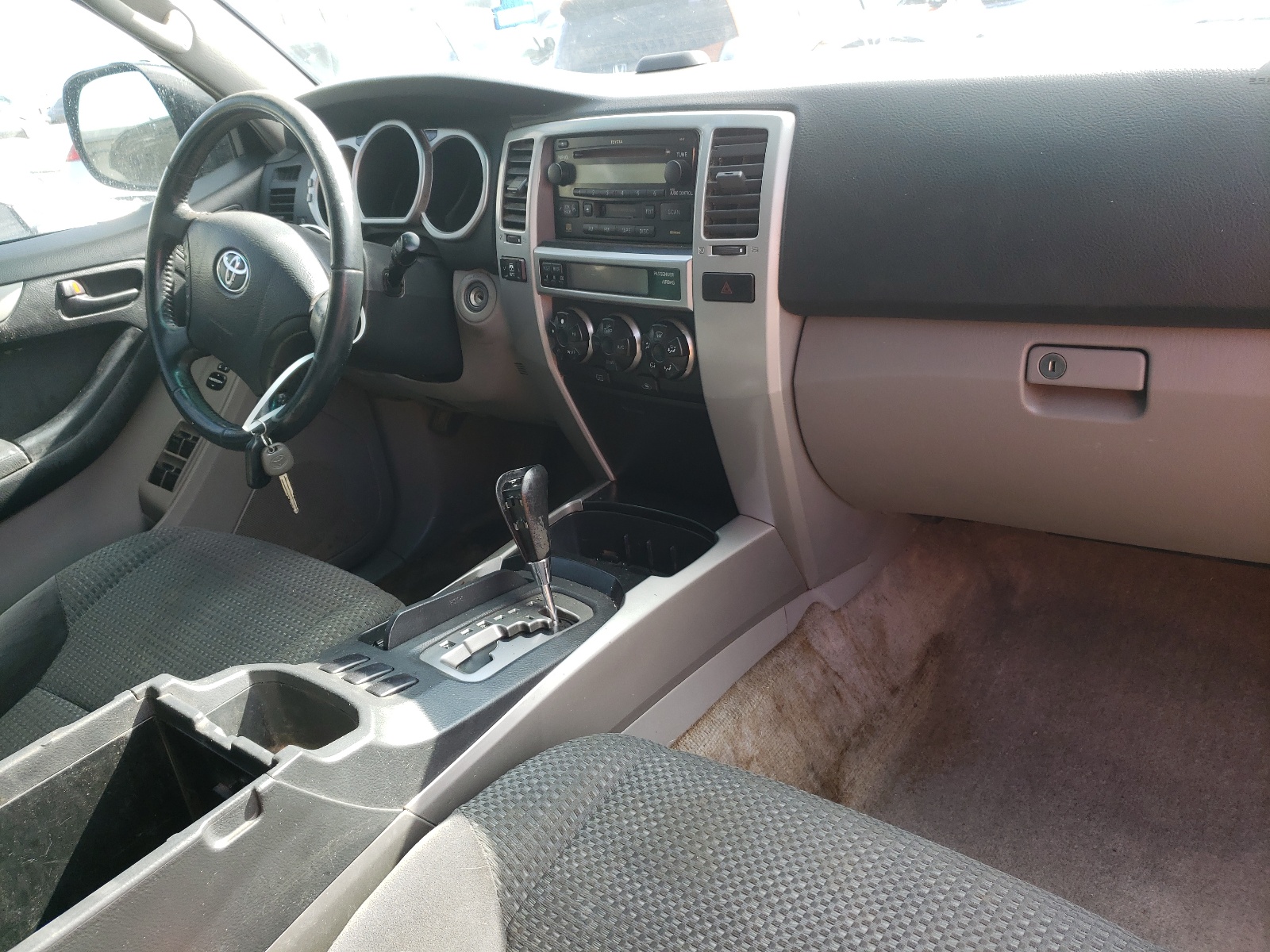 Photo 9 from auction – 2005 TOYOTA 4RUNNER SR with VIN JTEZT14R458007275
