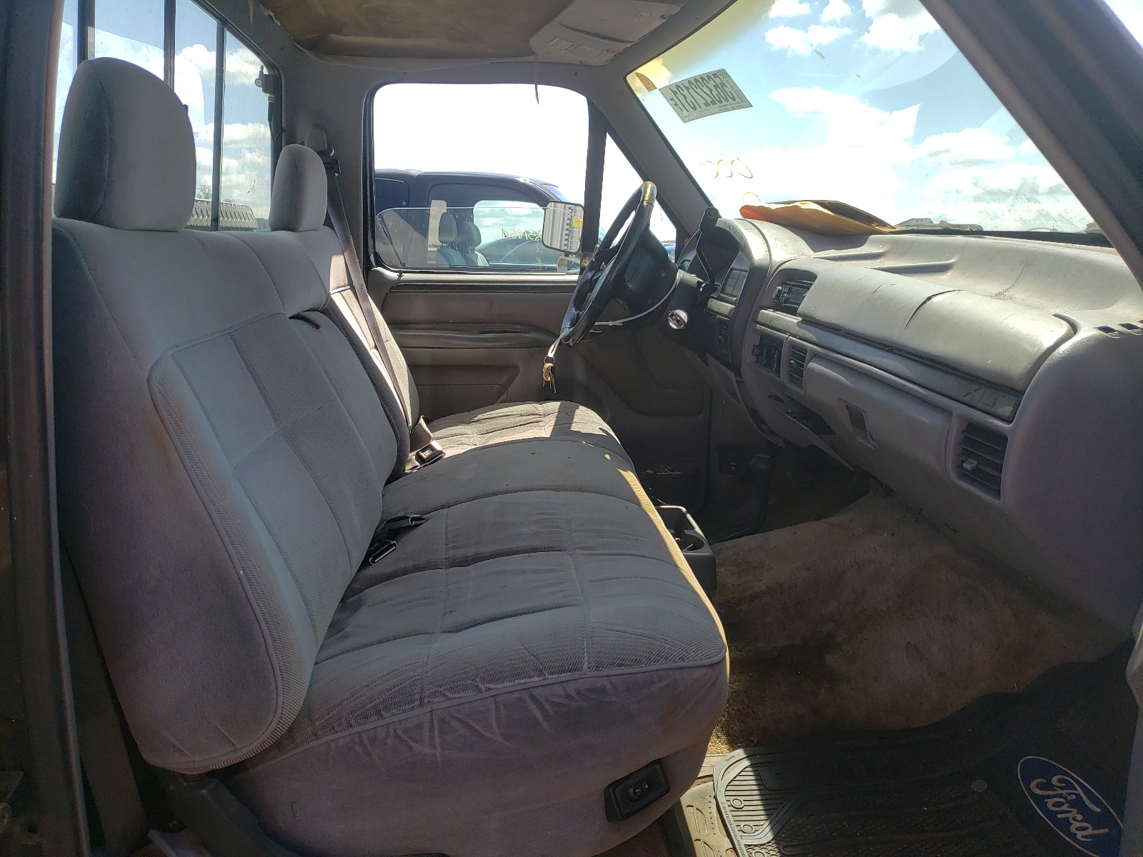 Photo 5 from auction – 1995 FORD F150 with VIN 1FTEF14H0SLA15058