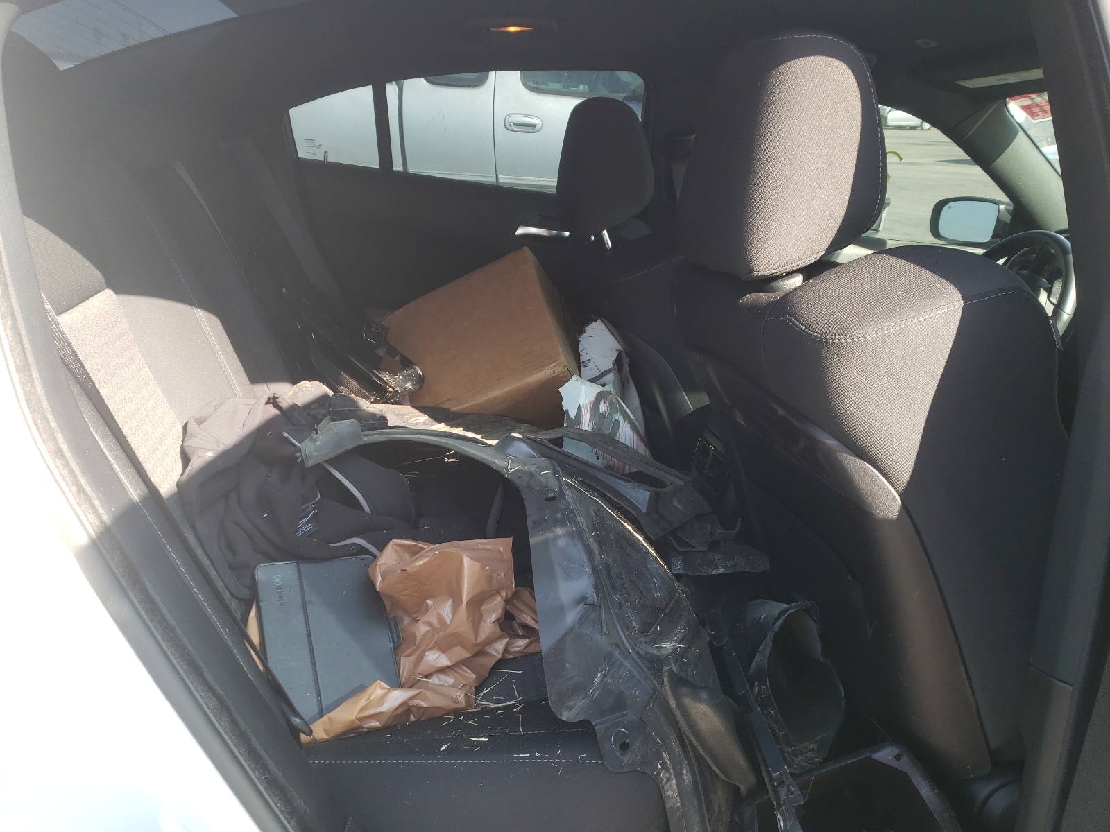 Photo 6 from auction – 2019 DODGE CHARGER GT with VIN 2C3CDXHG6KH681862