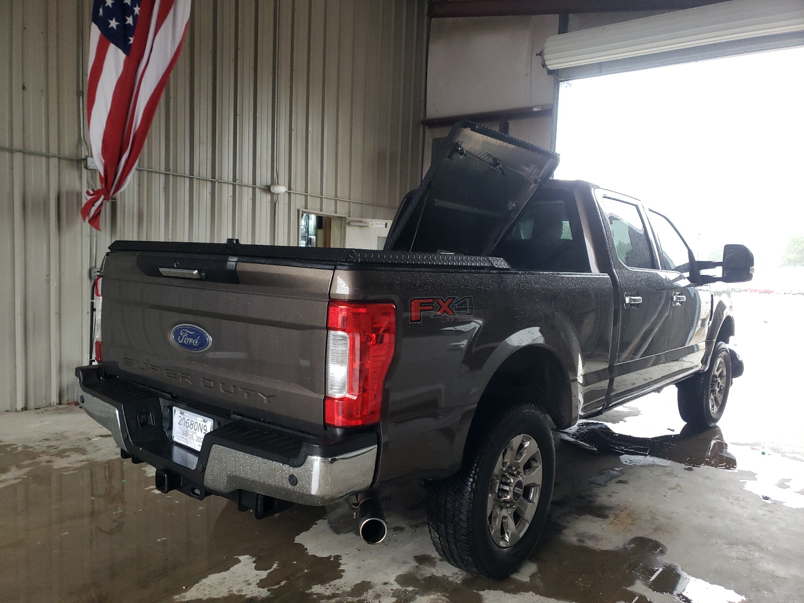 صورة رقم 4 من المزاد - 2017 FORD F250 SUPER مع VIN 1FT7W2B61HEB60963