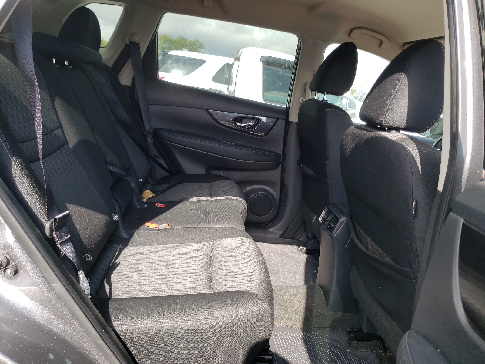 Photo 6 from auction – 2020 NISSAN ROGUE S with VIN KNMAT2MT9LP500536