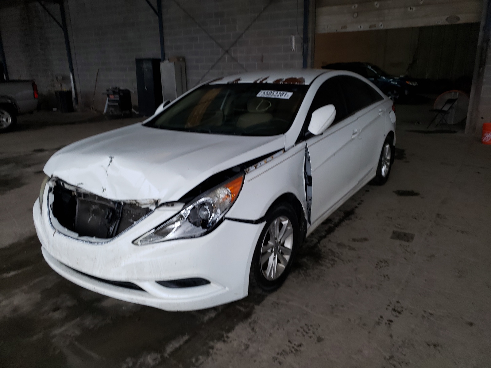 Photo 2 from auction – 2011 HYUNDAI SONATA GLS with VIN 5NPEB4ACXBH143673