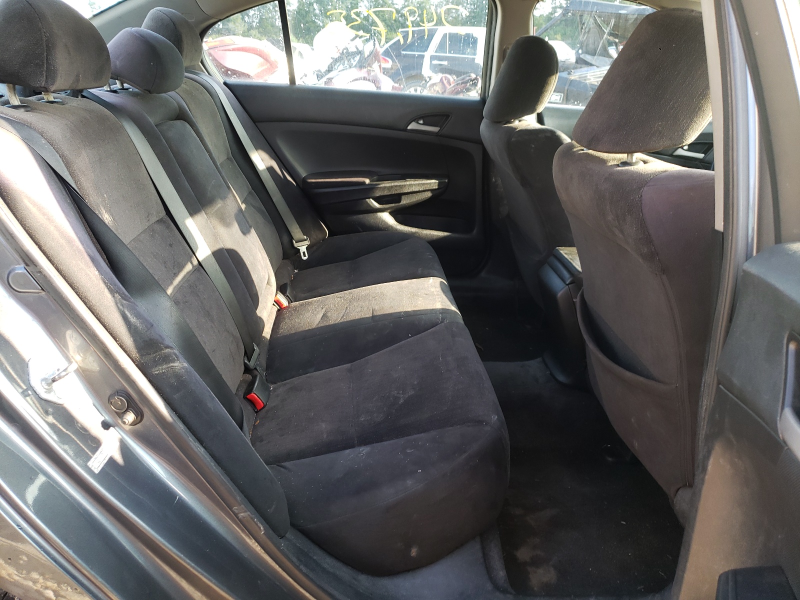 Photo 6 from auction – 2010 ASTON MARTIN DB7 VANTAG with VIN 1HGCP2F36AA075773