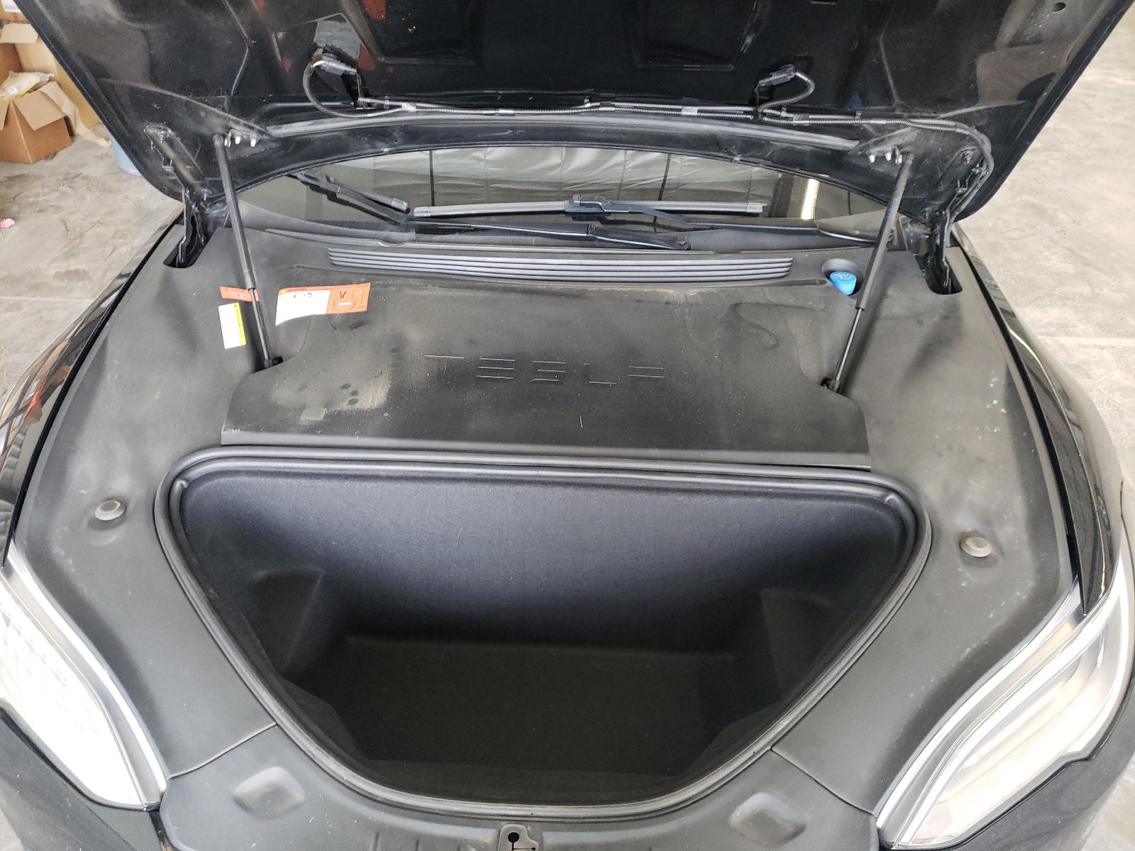 Photo 7 from auction – 2016 TESLA MODEL S with VIN 5YJSA1E21GF142763