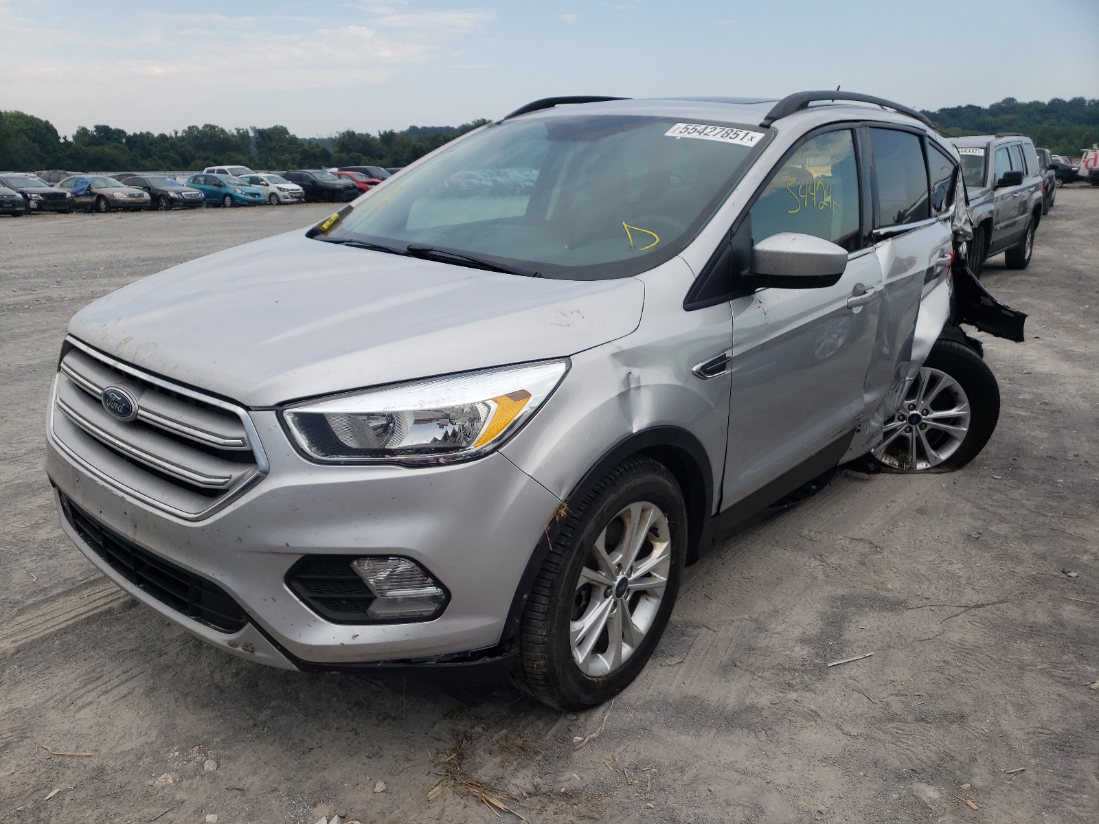 Photo 2 from auction – 2018 FORD ESCAPE SE with VIN 1FMCU9GD9JUA49959