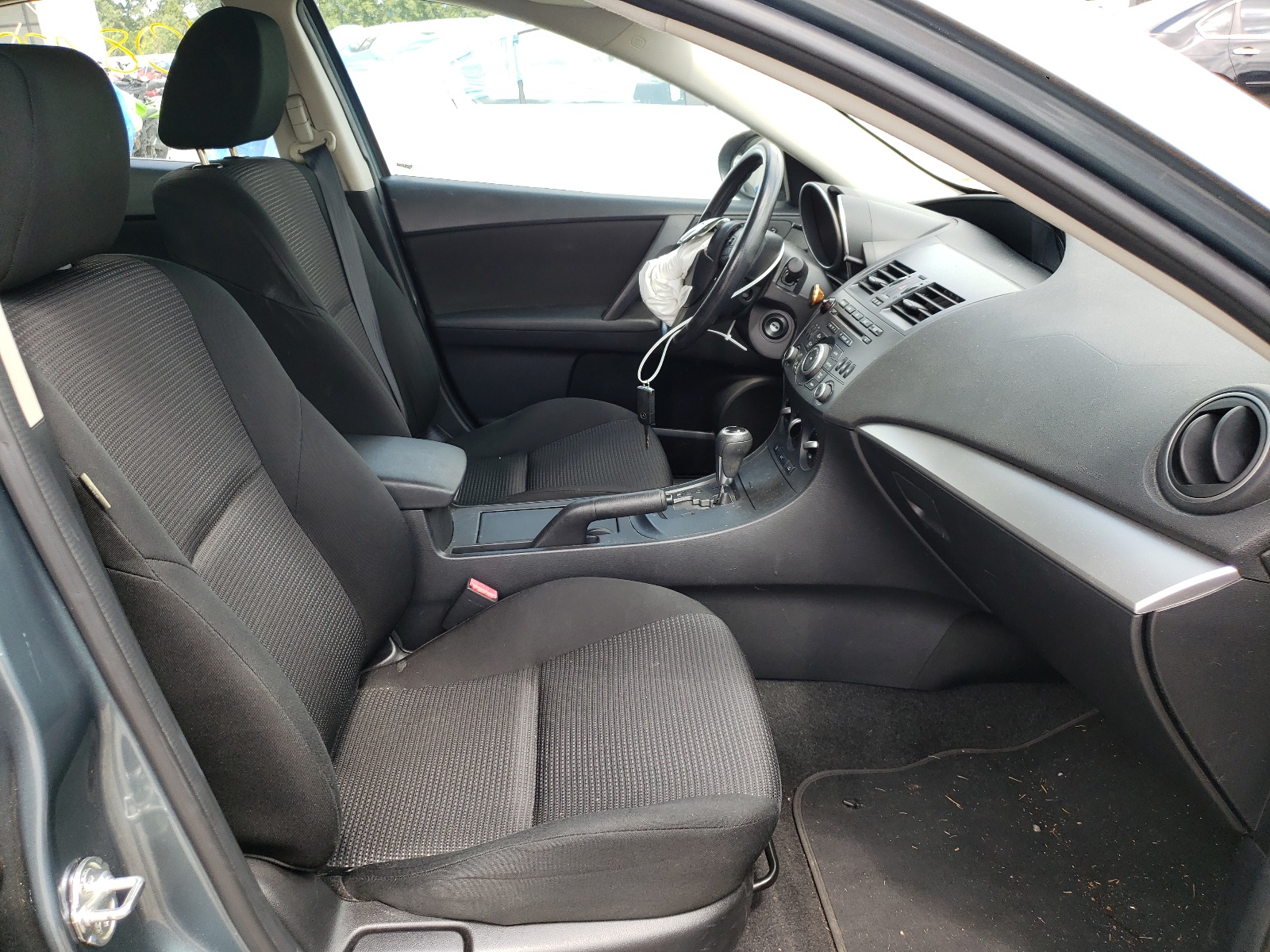 Photo 5 from auction – 2013 MAZDA 3 I with VIN JM1BL1UP9D1780822