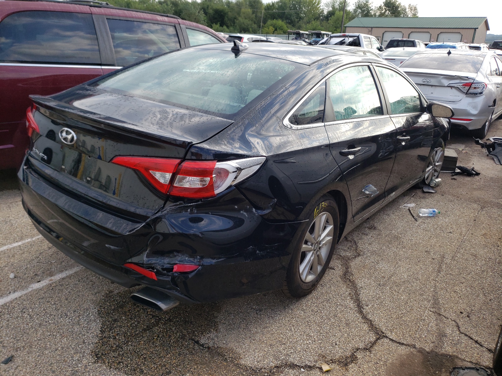 Photo 4 from auction – 2015 HYUNDAI SONATA SE with VIN 5NPE24AF1FH005178