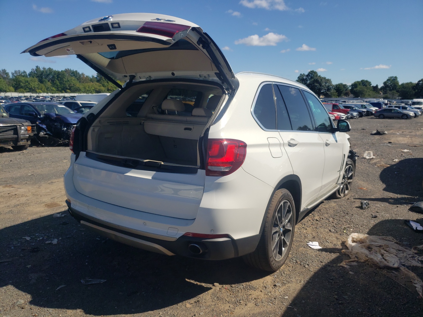 Photo 4 from auction – 2014 BMW X5 XDRIVE3 with VIN 5UXKR0C58E0H19429
