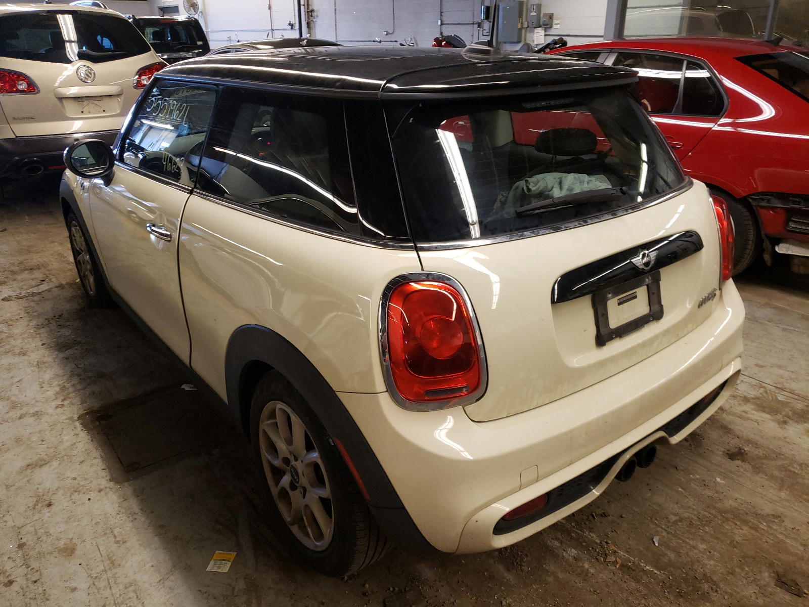 Photo 3 from auction – 2015 MINI COOPER S with VIN WMWXP7C54F2A40153