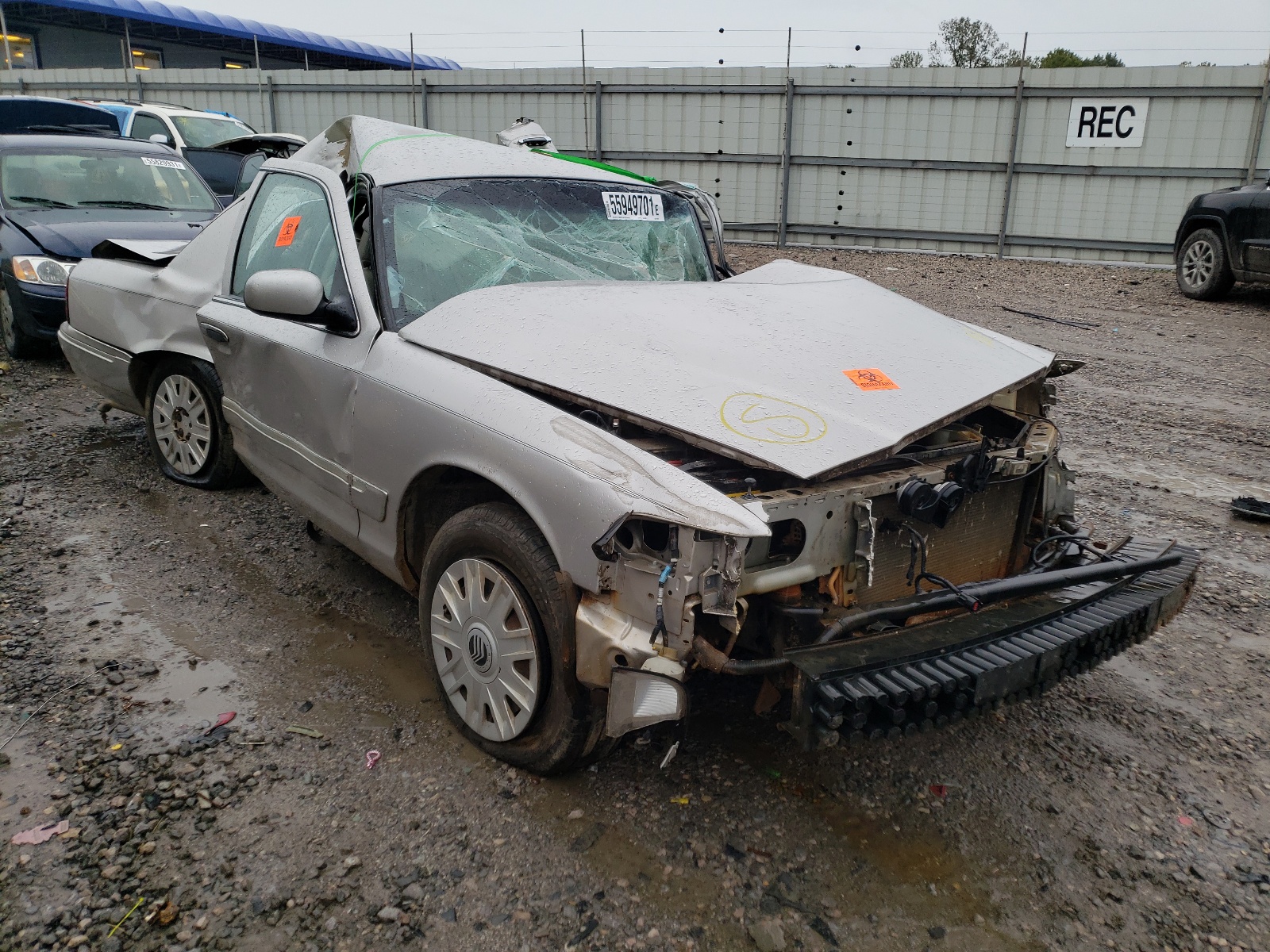 Photo 1 from auction – 2004 MERCURY GRAND MARQ with VIN 2MEFM74W64X665593